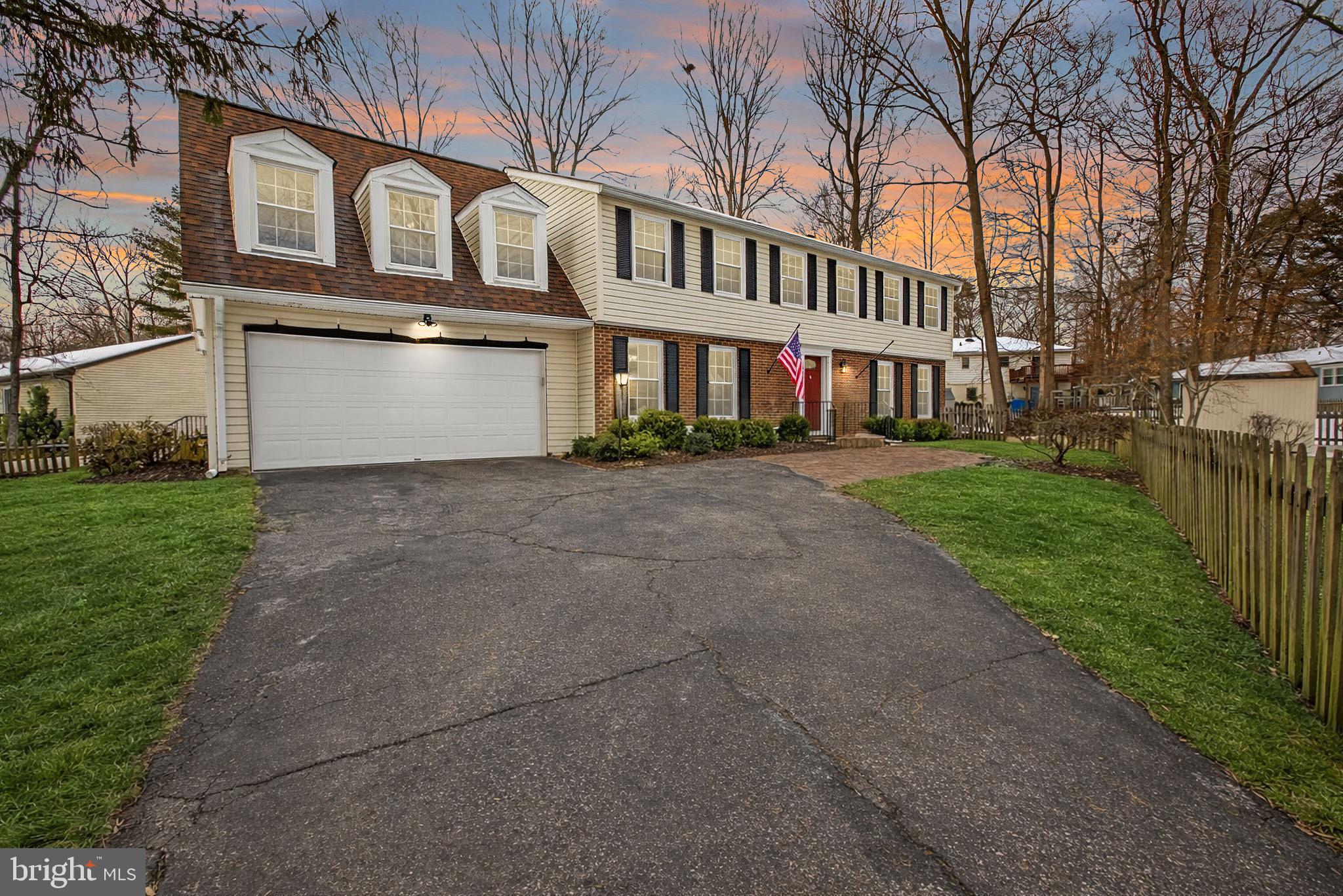 COUNTRY CLUB LAKE - Residential