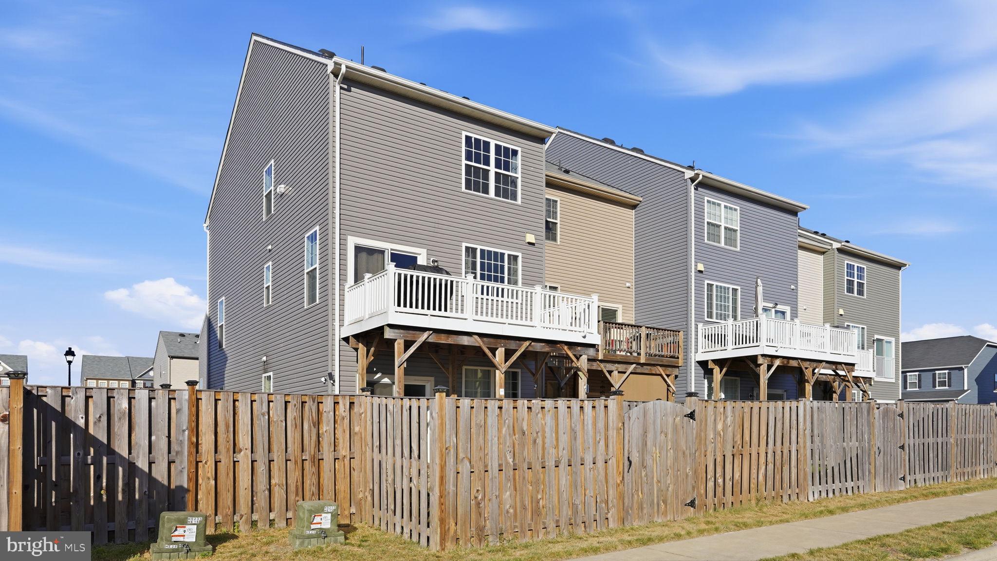 NEW POST ON THE RAPPAHANNOCK - Residential
