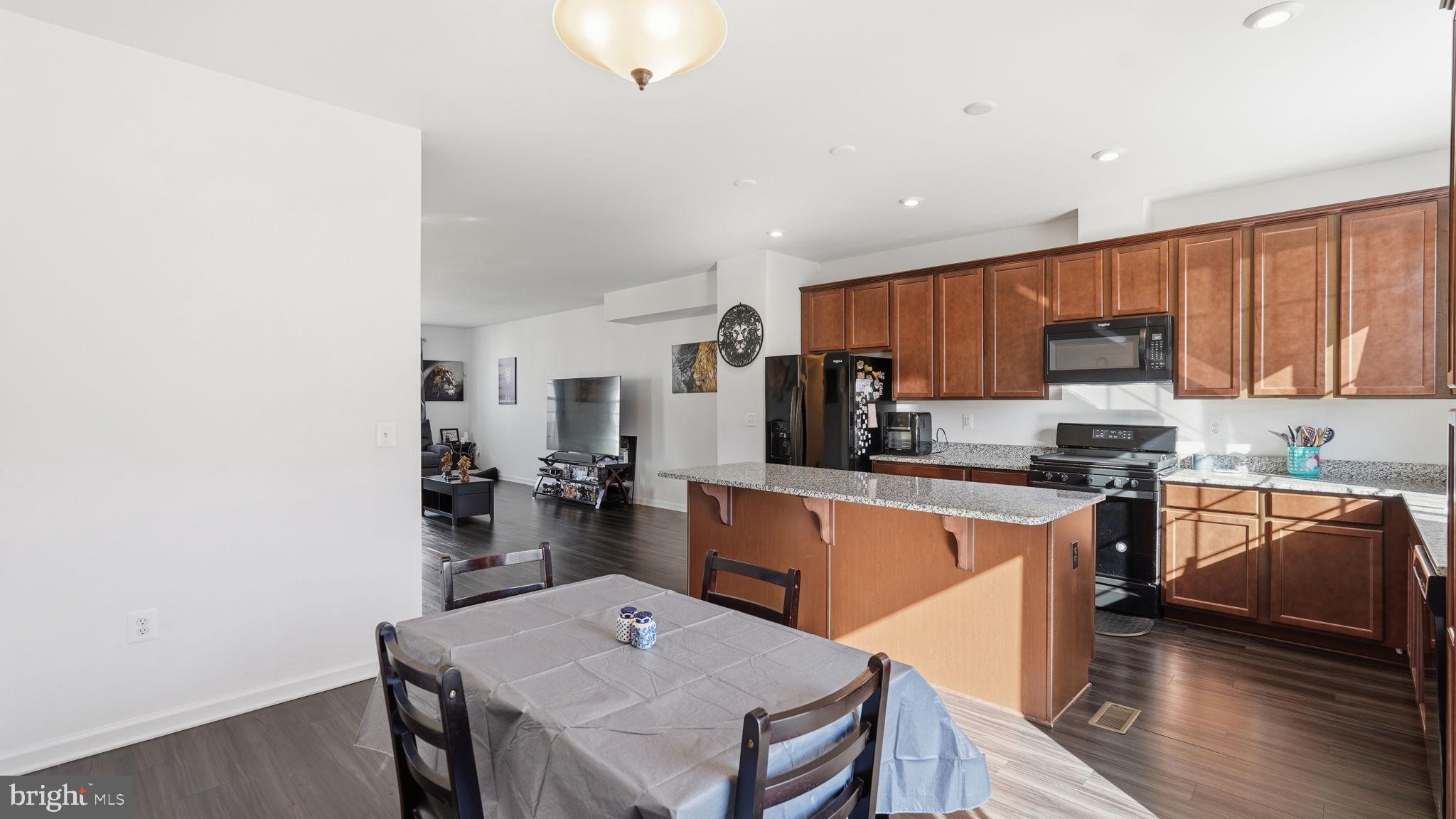 NEW POST ON THE RAPPAHANNOCK - Residential