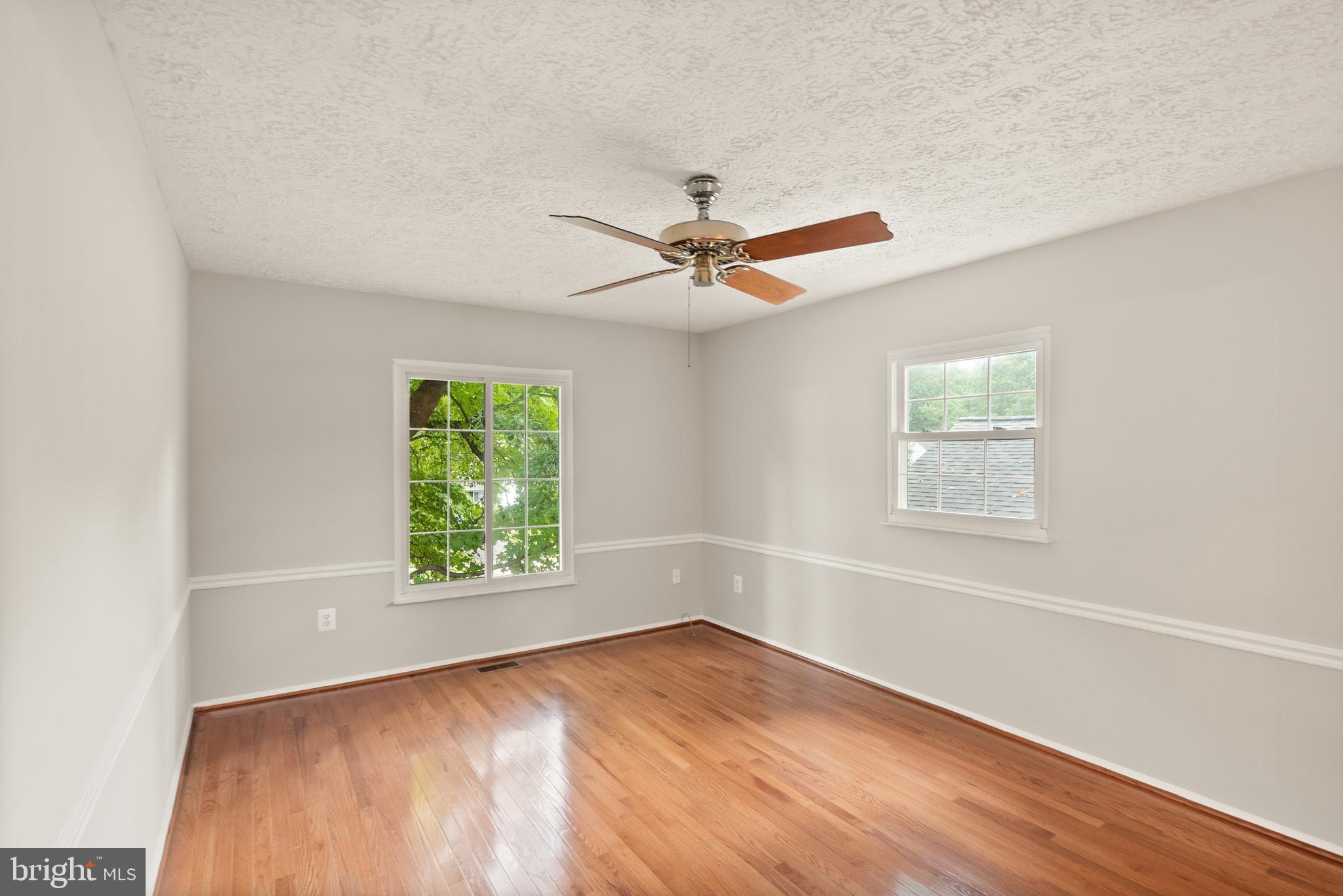 UNIVERSITY SQUARE - Residential