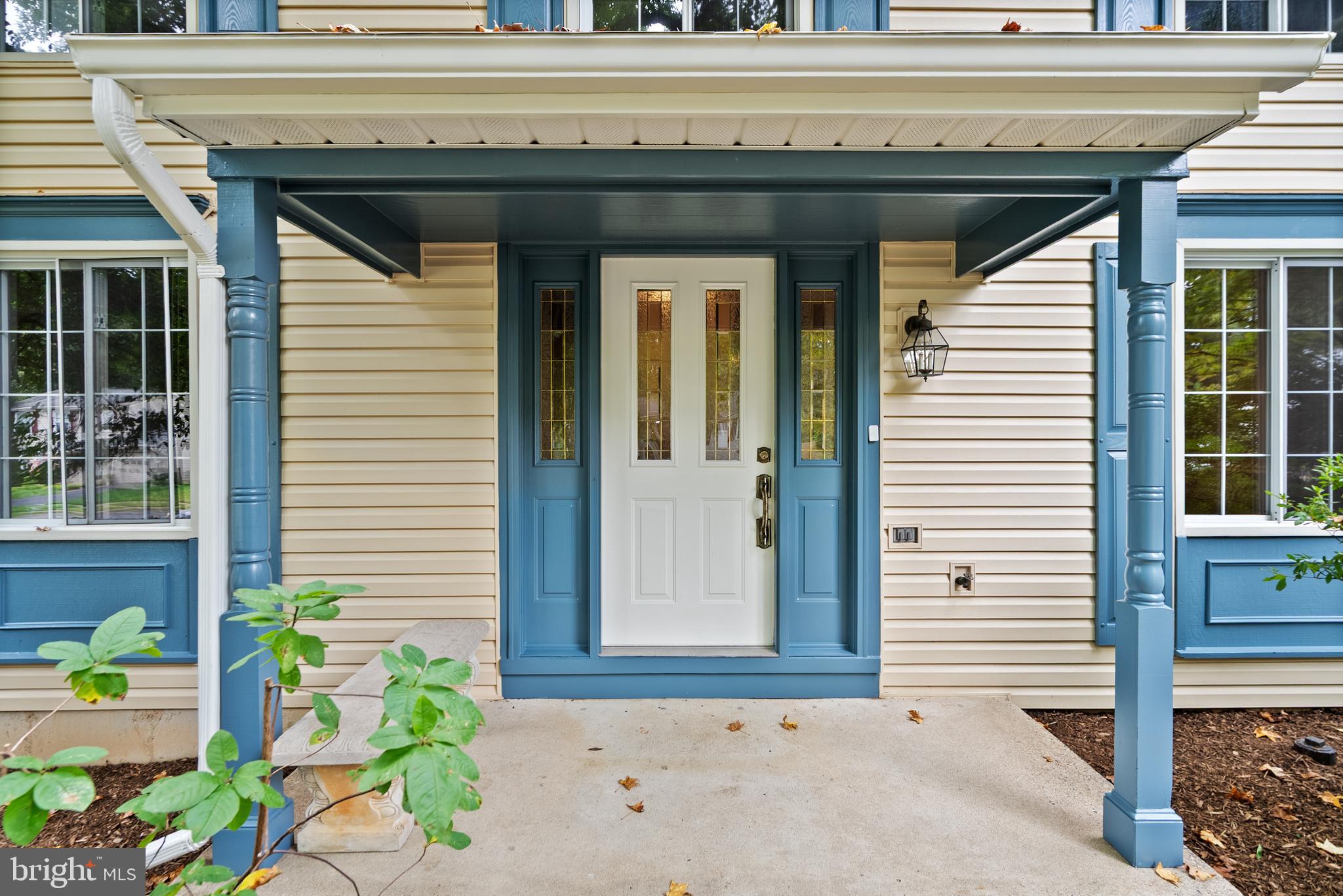 UNIVERSITY SQUARE - Residential