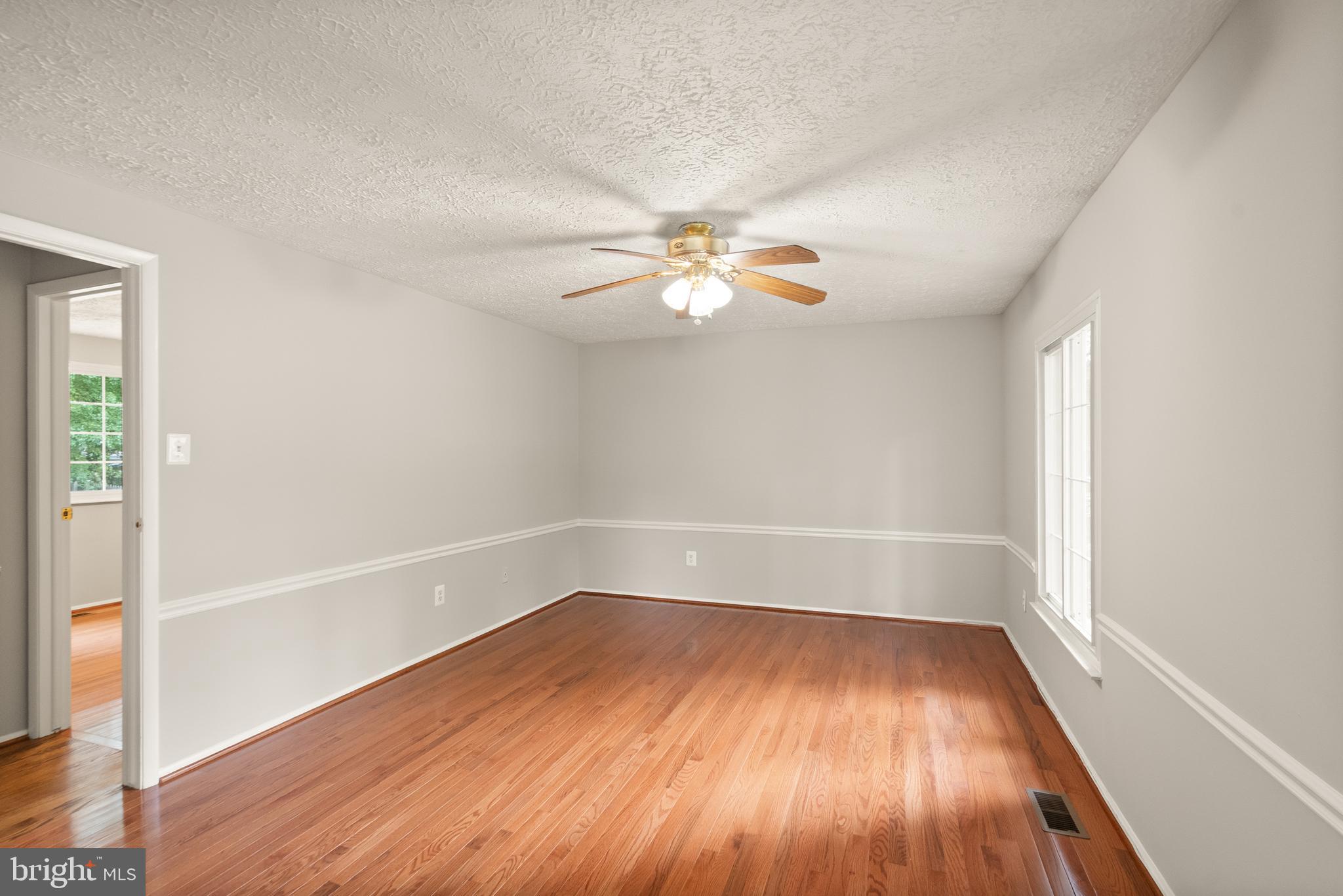 UNIVERSITY SQUARE - Residential