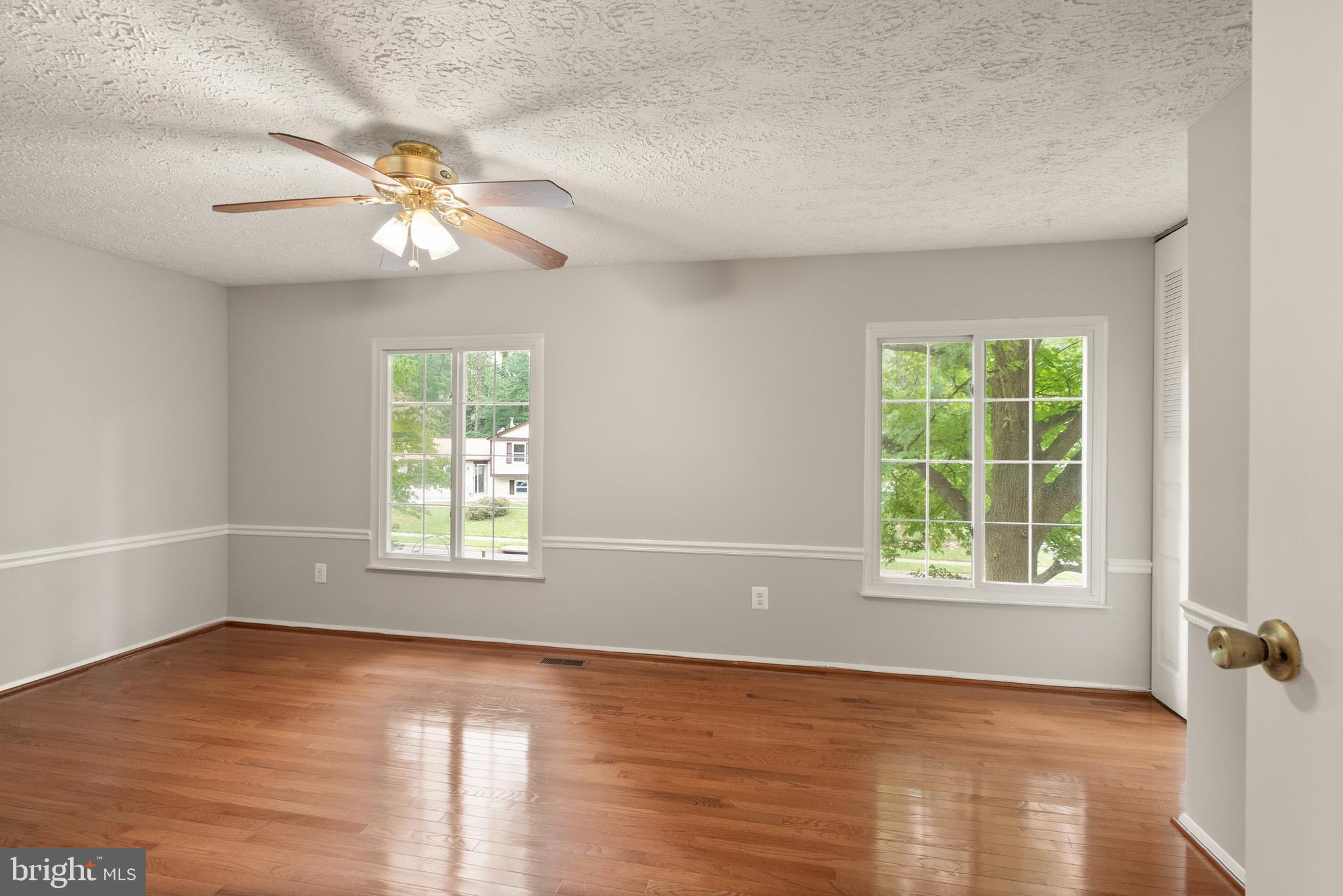 UNIVERSITY SQUARE - Residential