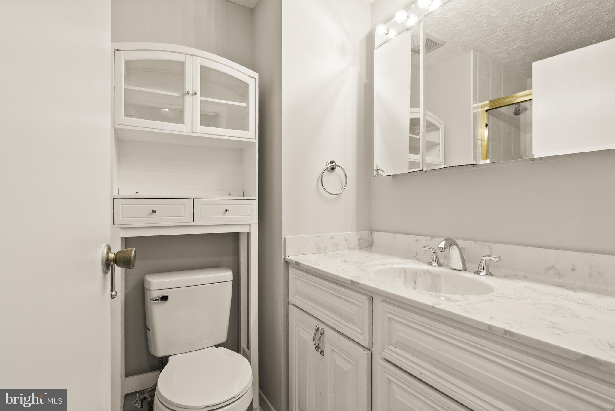 UNIVERSITY SQUARE - Residential