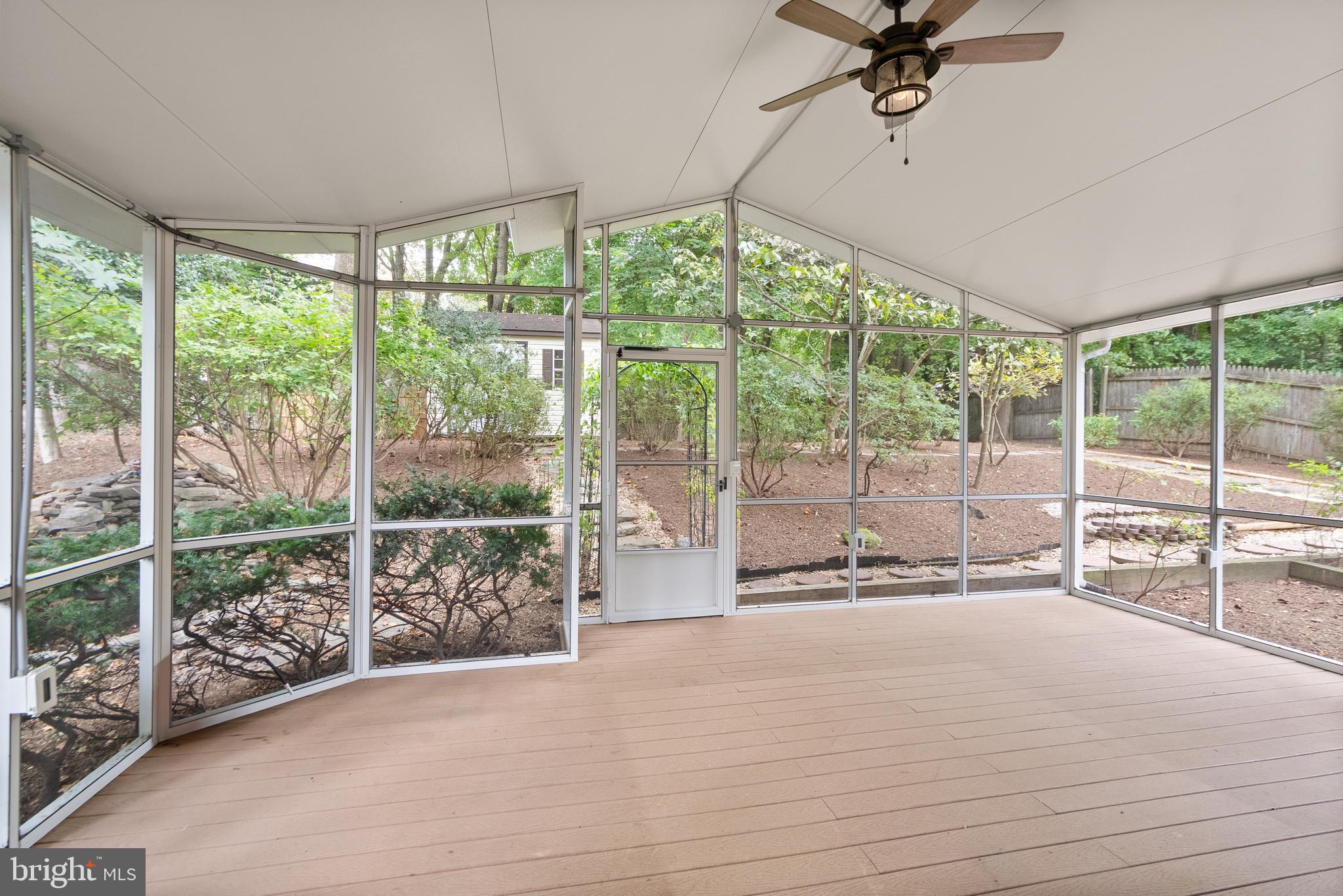 UNIVERSITY SQUARE - Residential