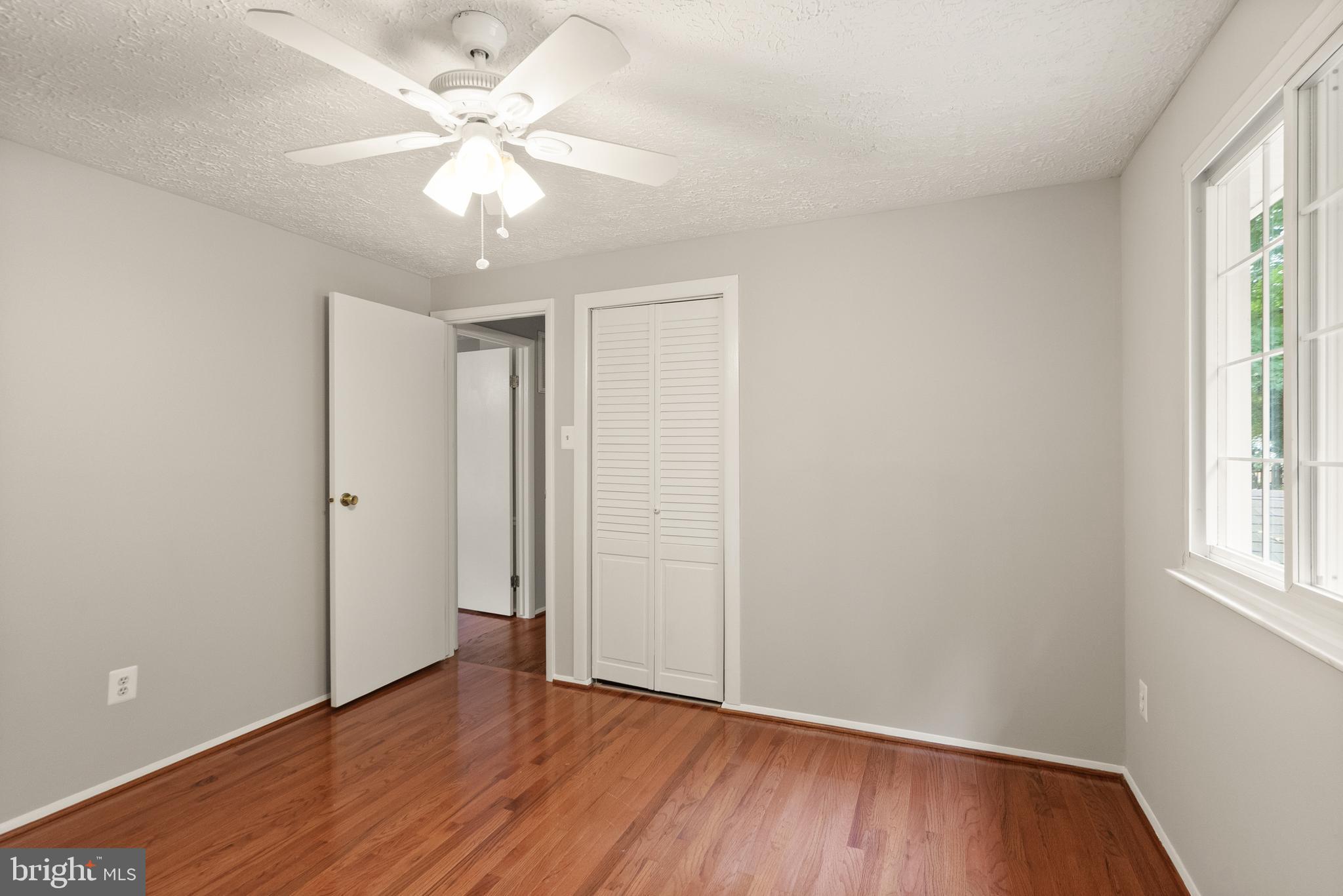 UNIVERSITY SQUARE - Residential