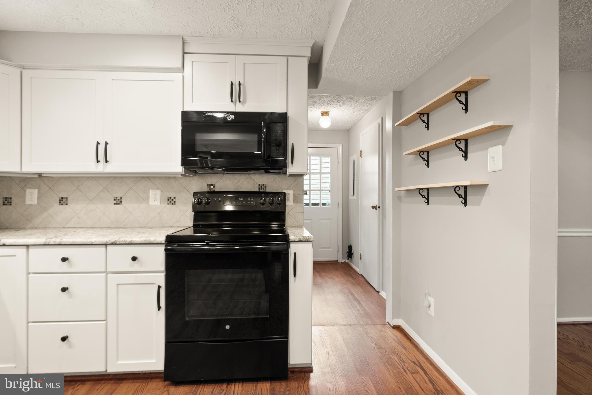 UNIVERSITY SQUARE - Residential