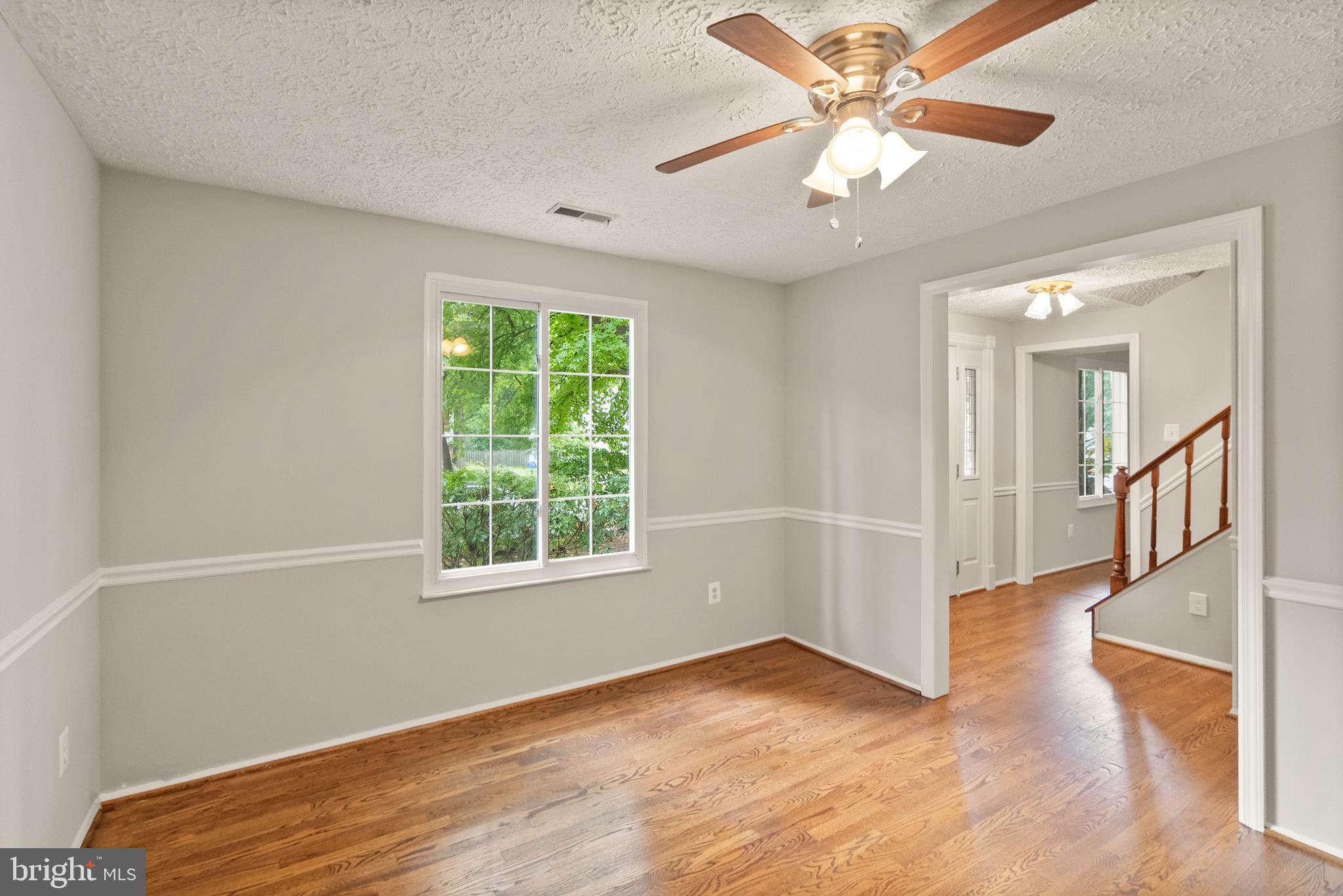 UNIVERSITY SQUARE - Residential