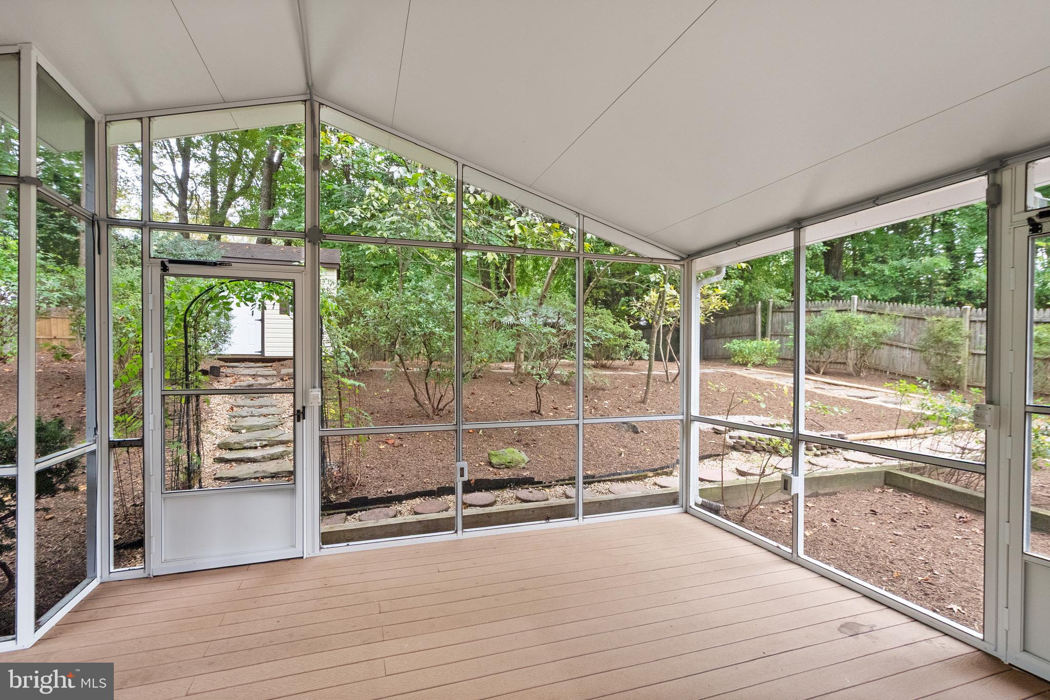 UNIVERSITY SQUARE - Residential