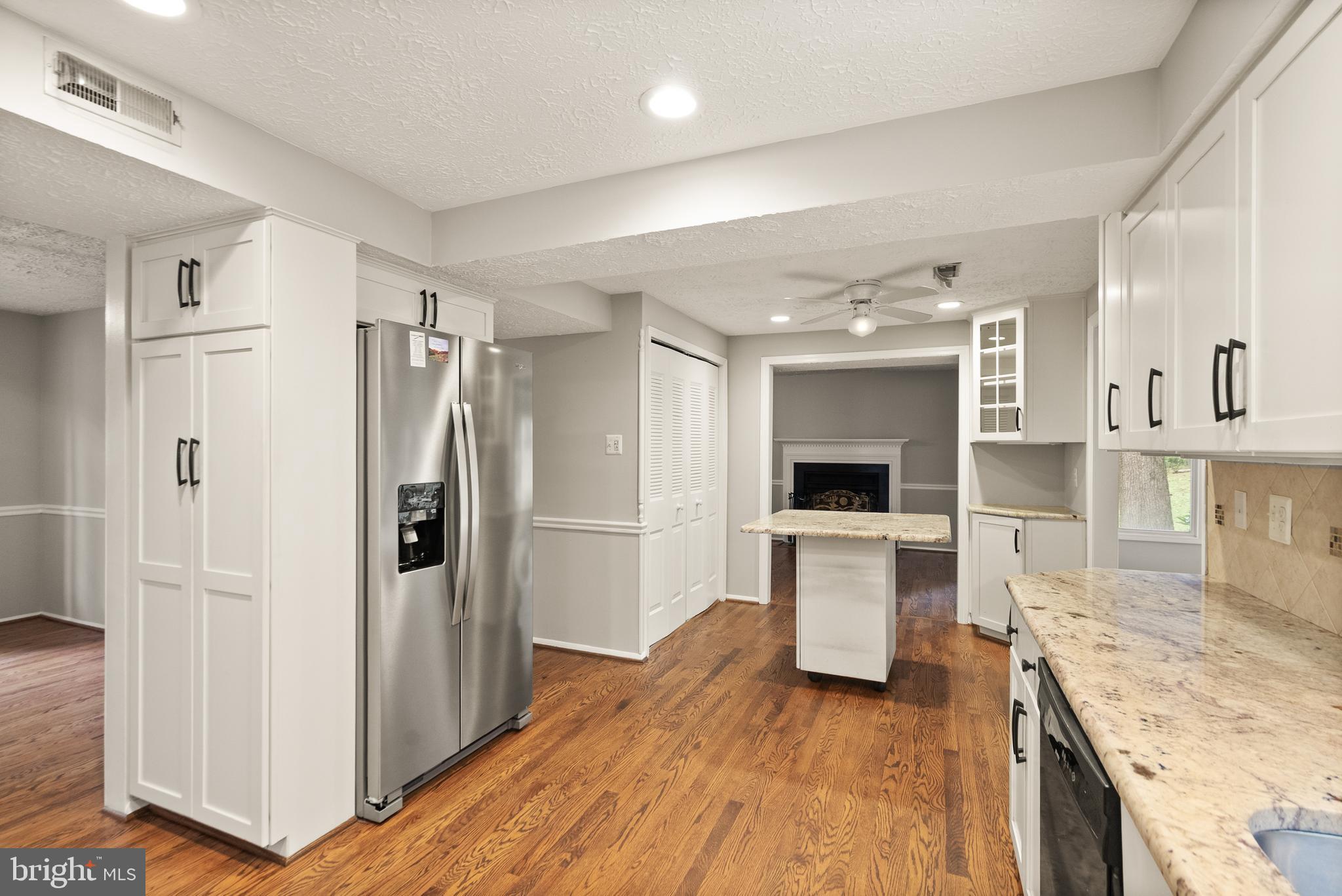 UNIVERSITY SQUARE - Residential