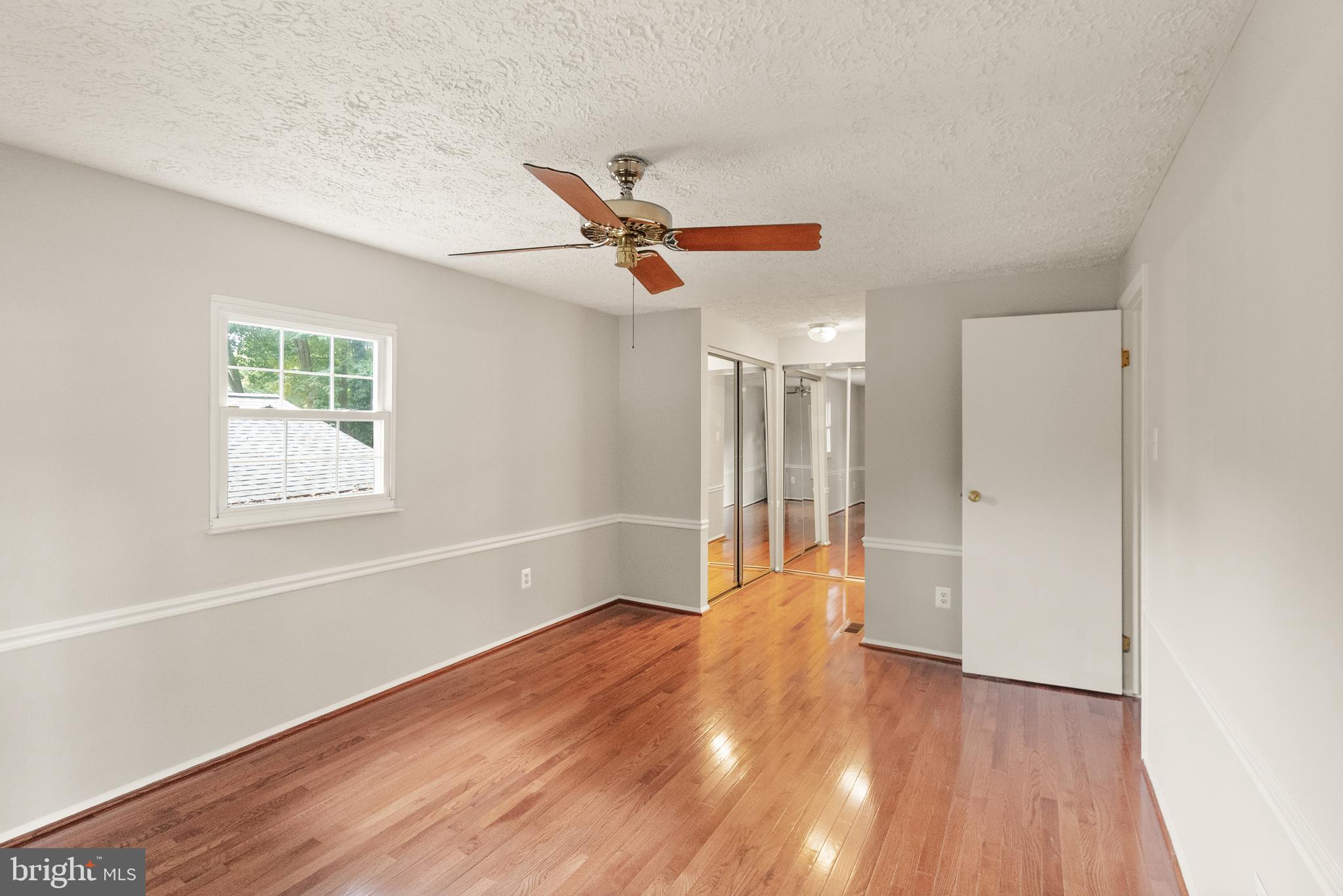 UNIVERSITY SQUARE - Residential