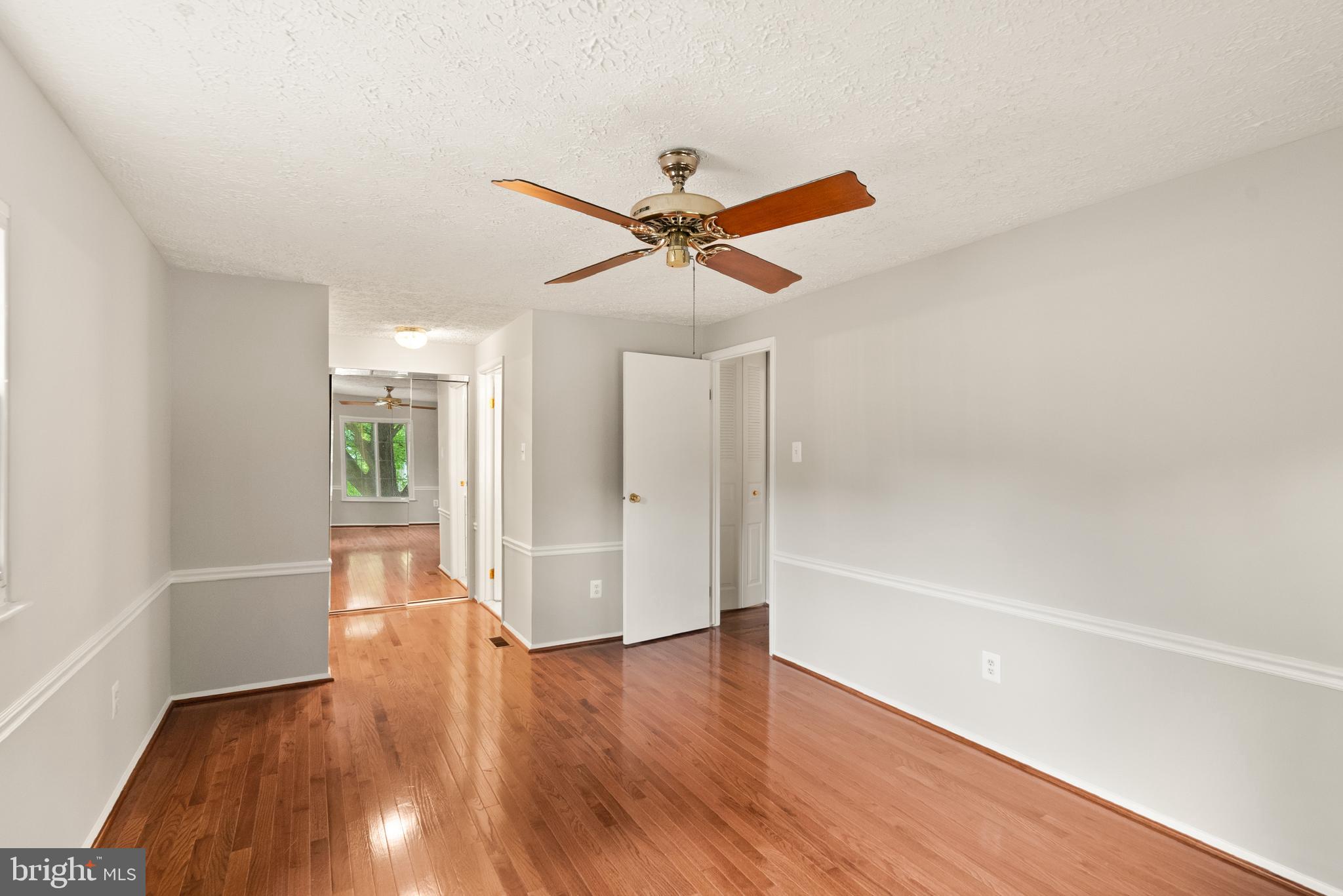 UNIVERSITY SQUARE - Residential