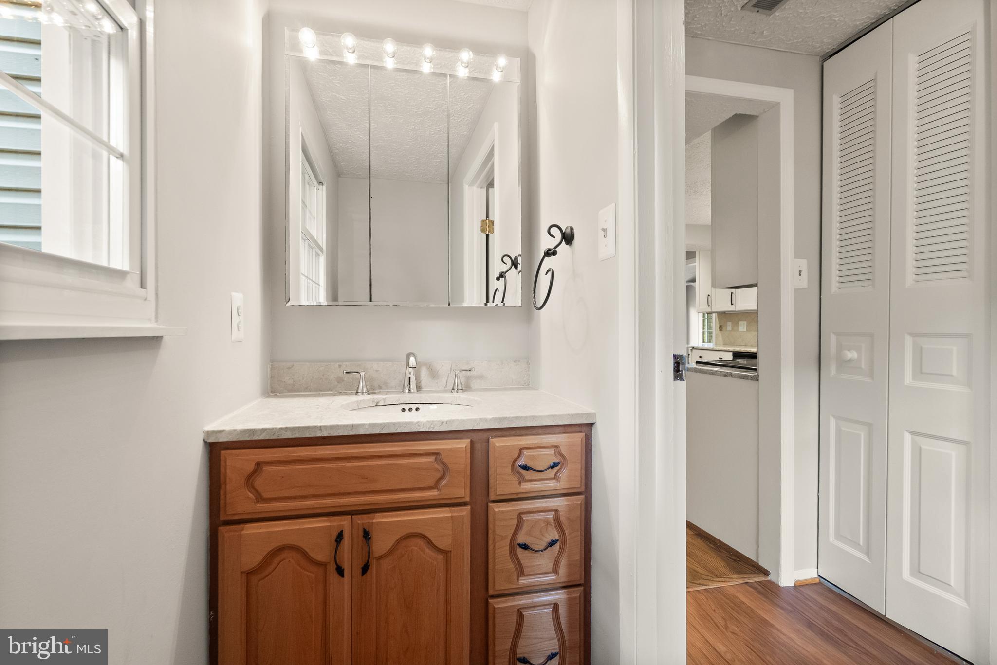 UNIVERSITY SQUARE - Residential