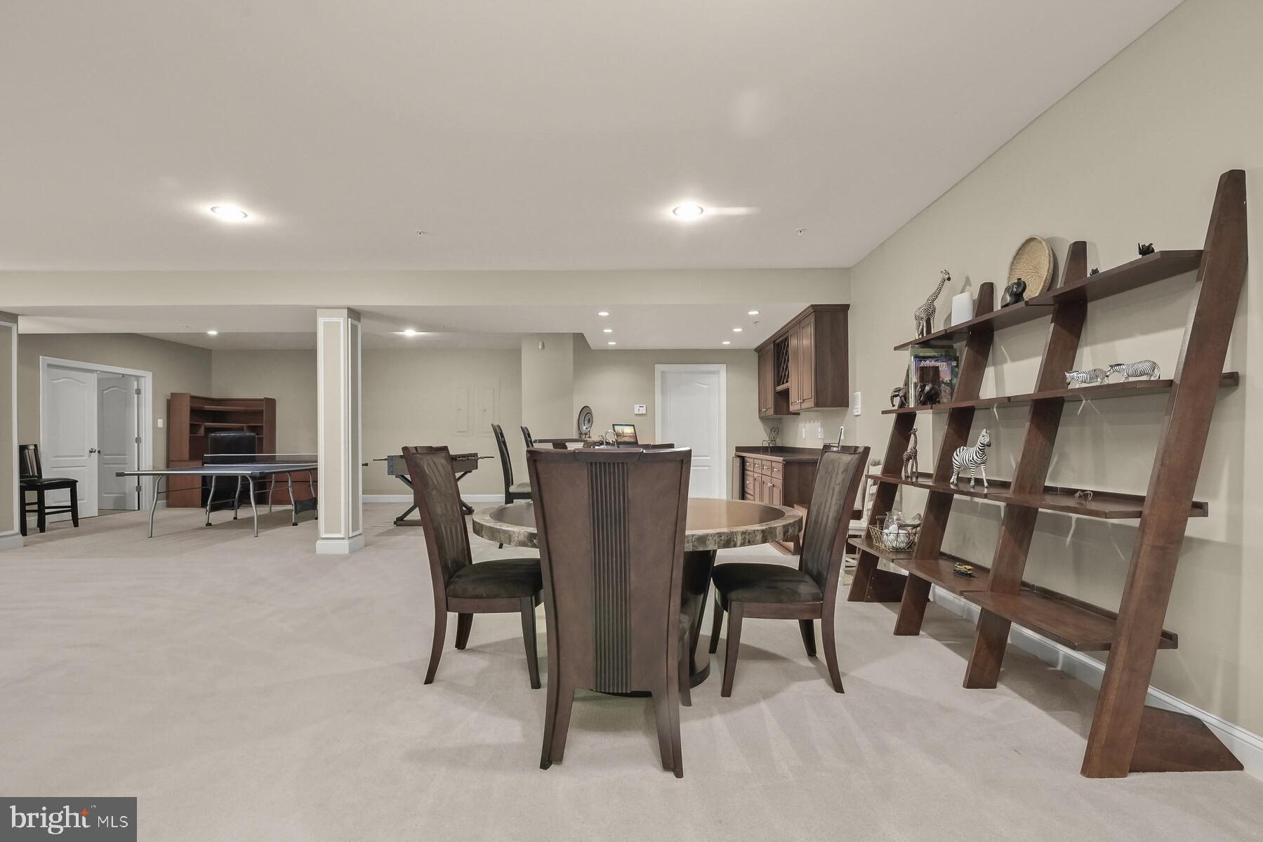 ST JAMES - Residential