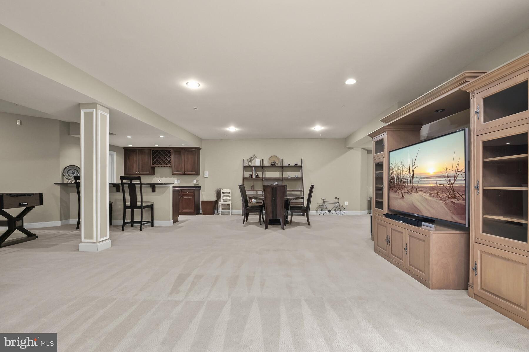 ST JAMES - Residential