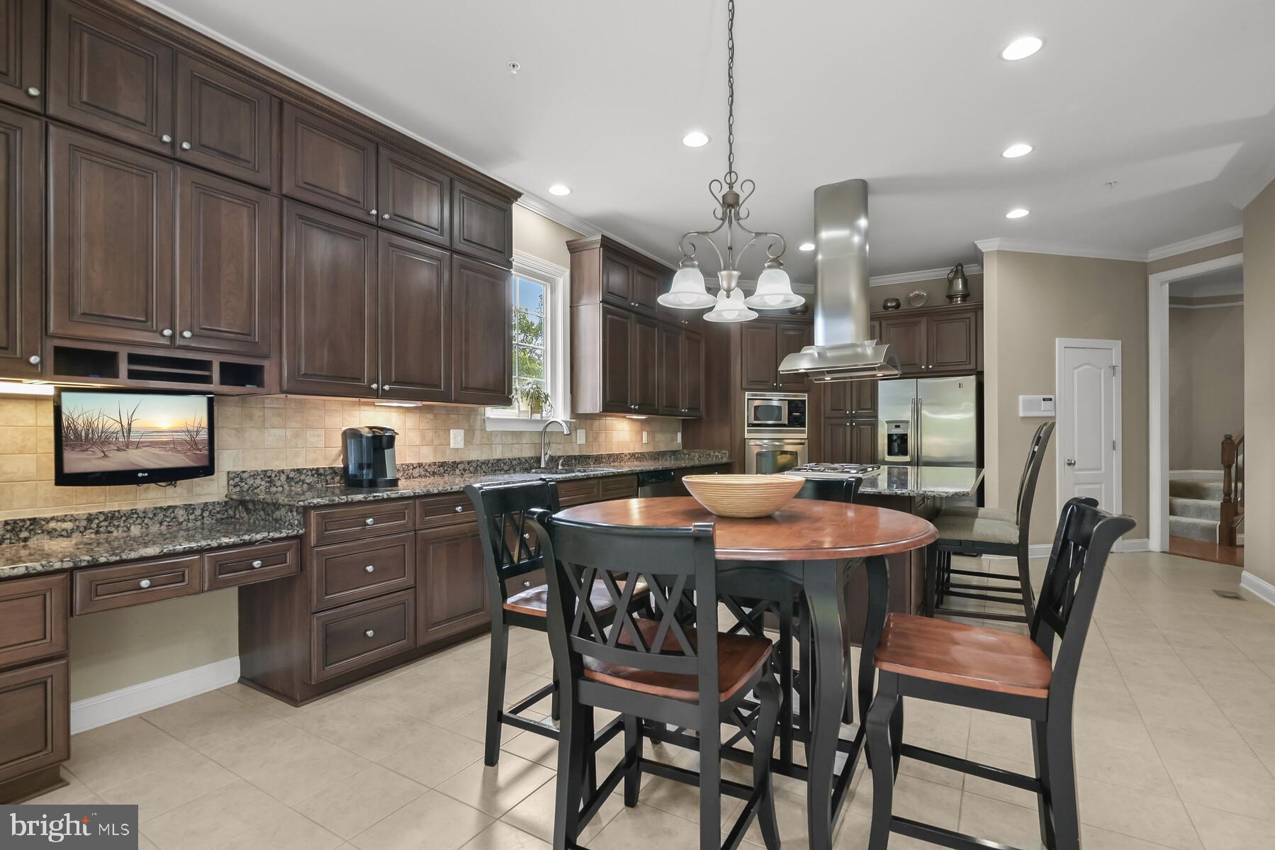 ST JAMES - Residential