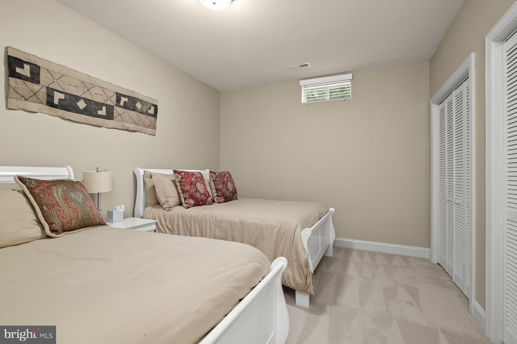 ST JAMES - Residential