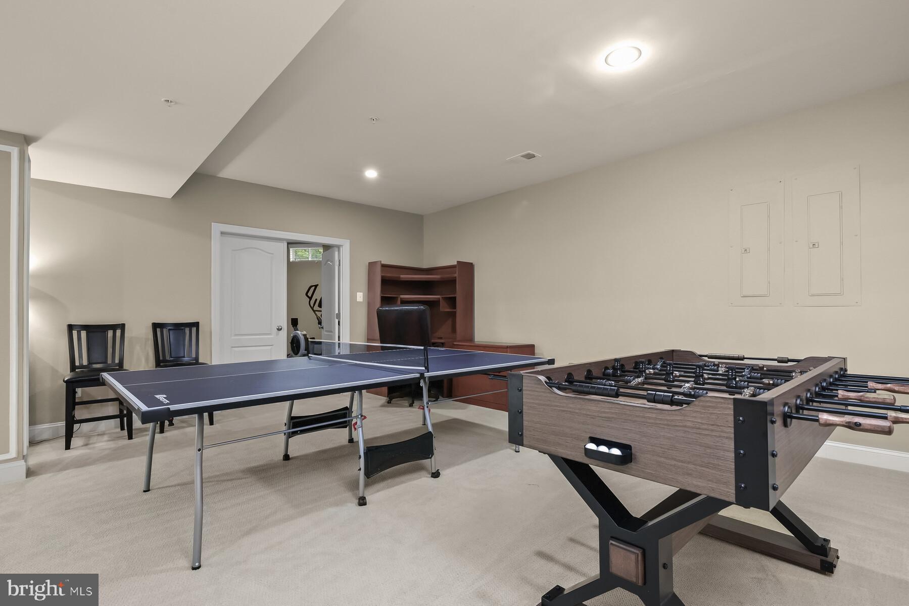 ST JAMES - Residential