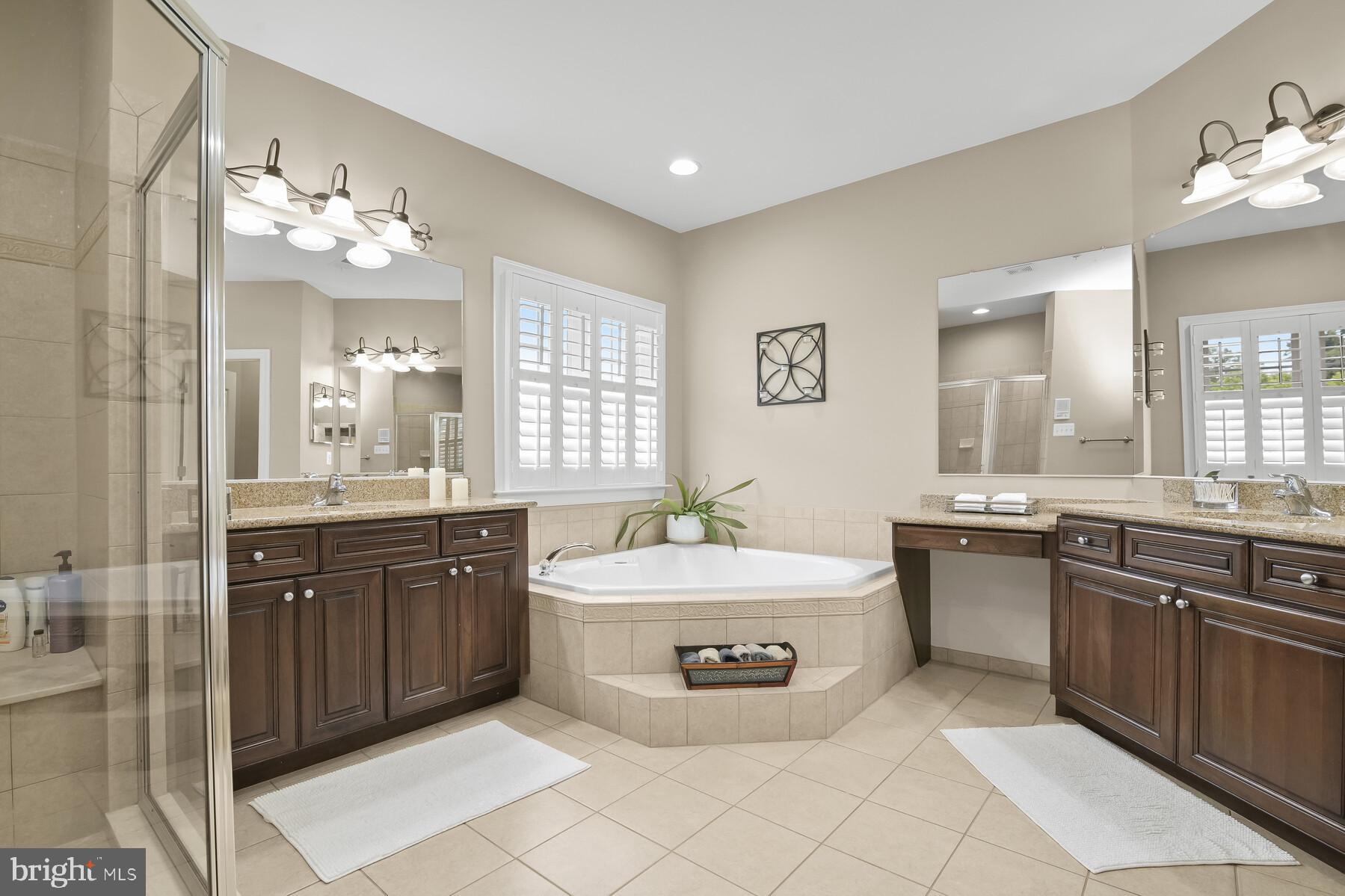 ST JAMES - Residential