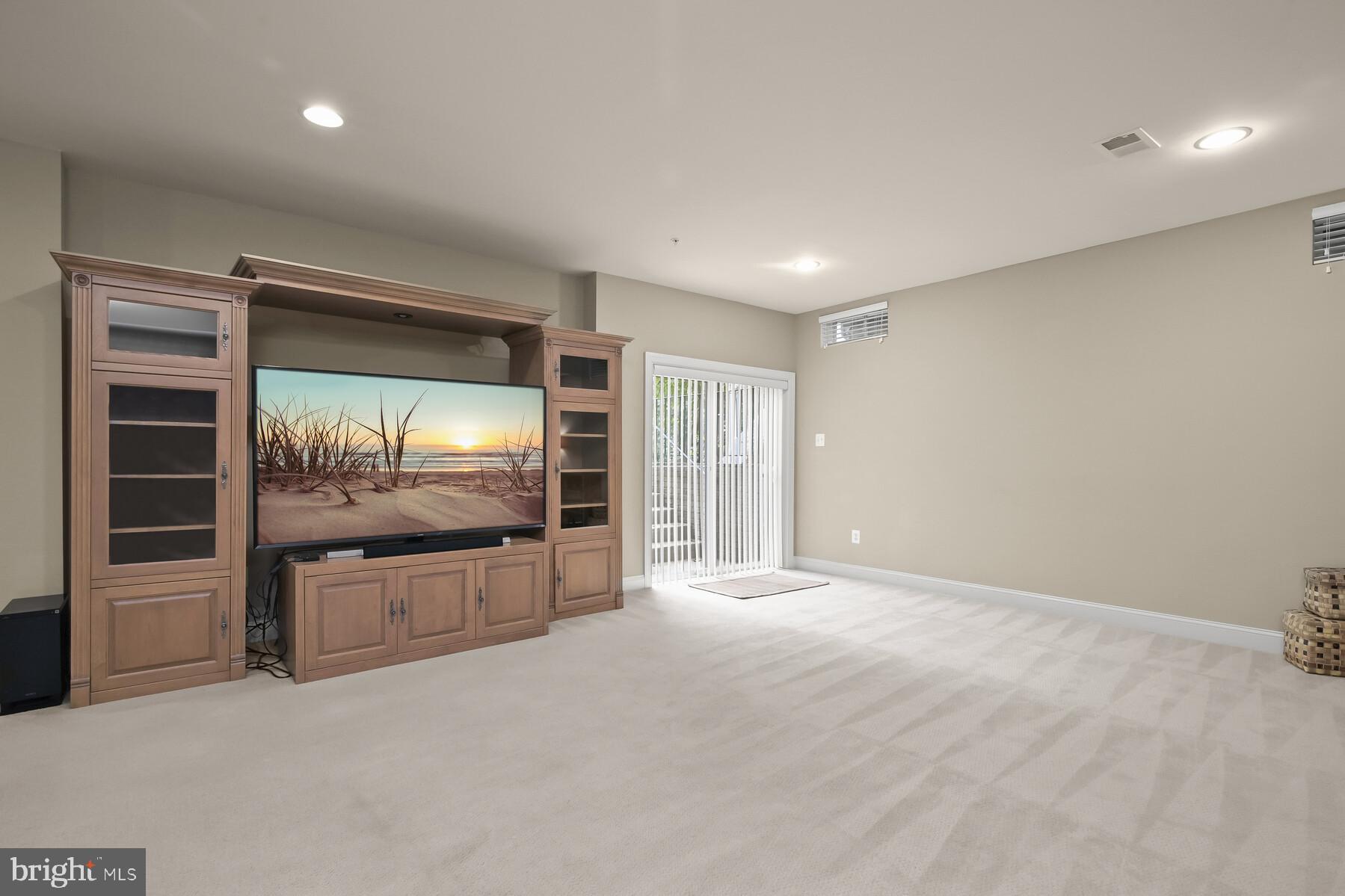 ST JAMES - Residential