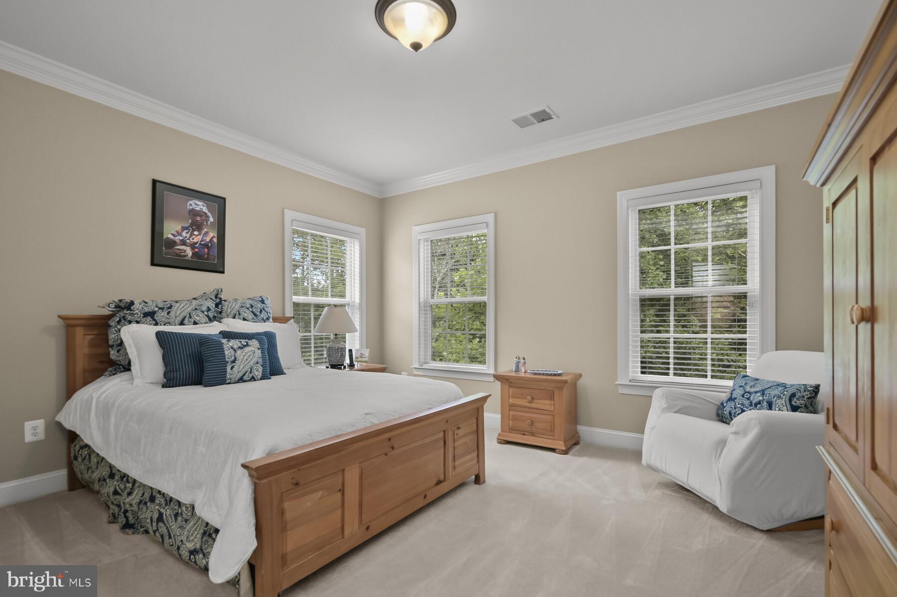 ST JAMES - Residential