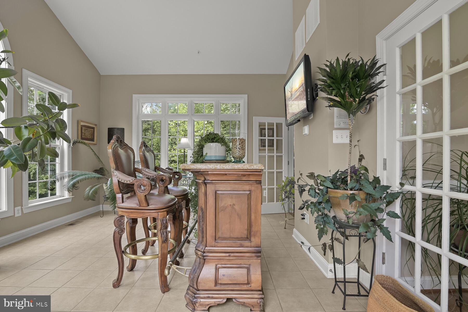 ST JAMES - Residential