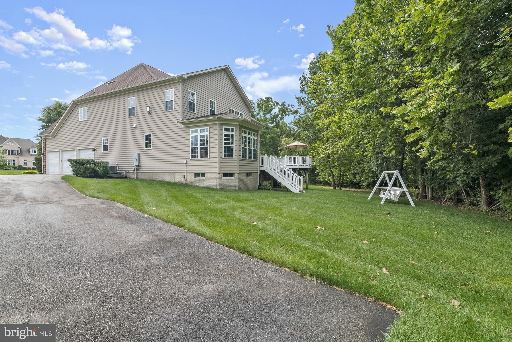 ST JAMES - Residential