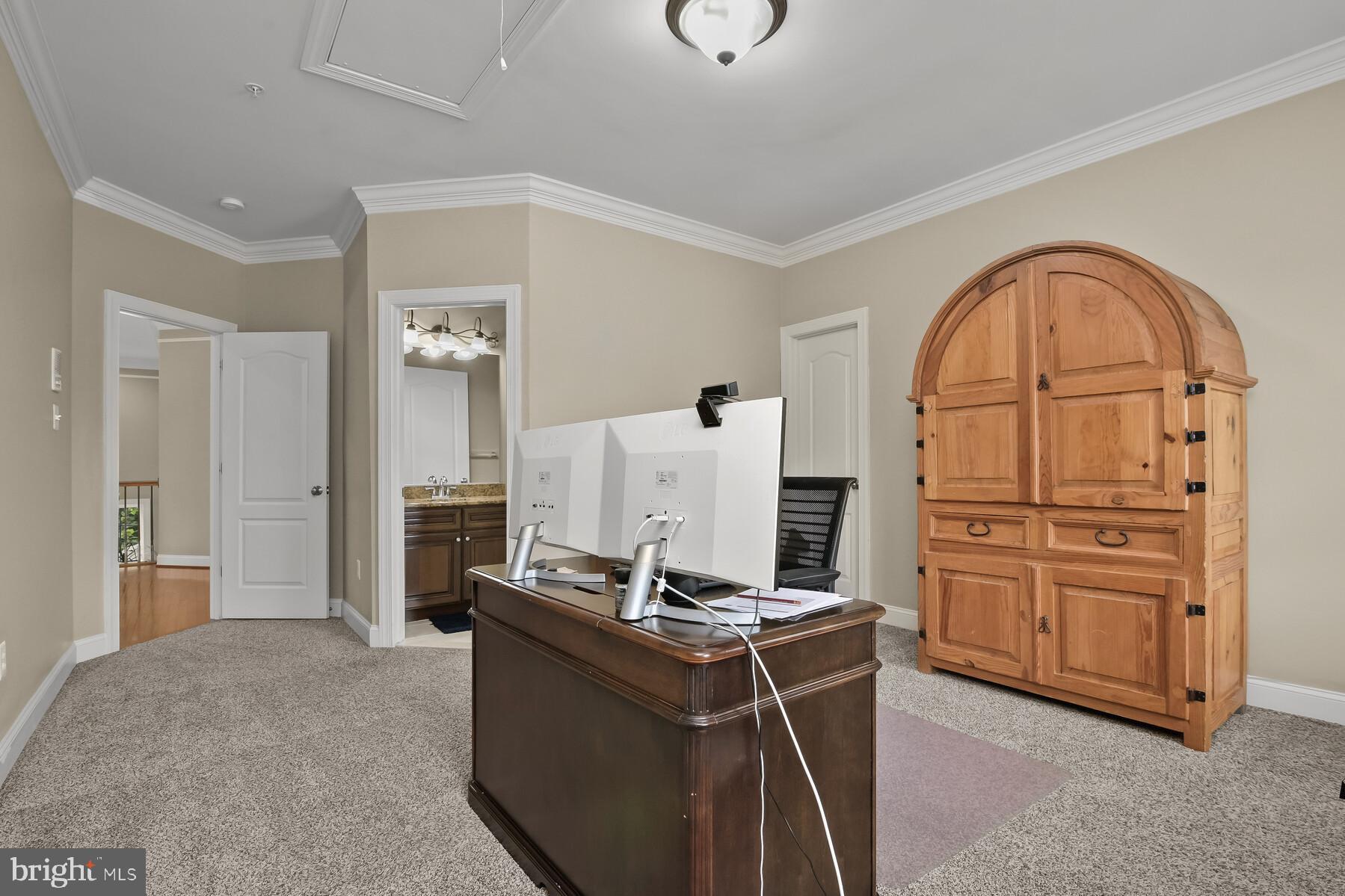 ST JAMES - Residential