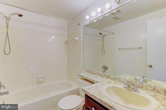 FARMINGDALE - Residential