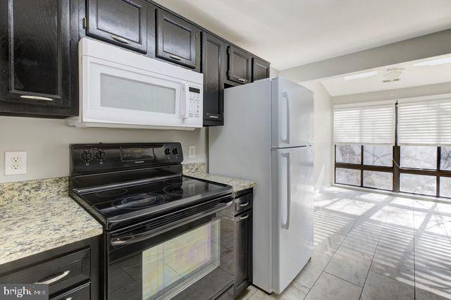 FARMINGDALE - Residential