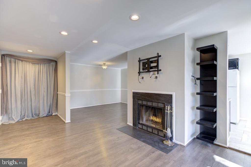 FARMINGDALE - Residential