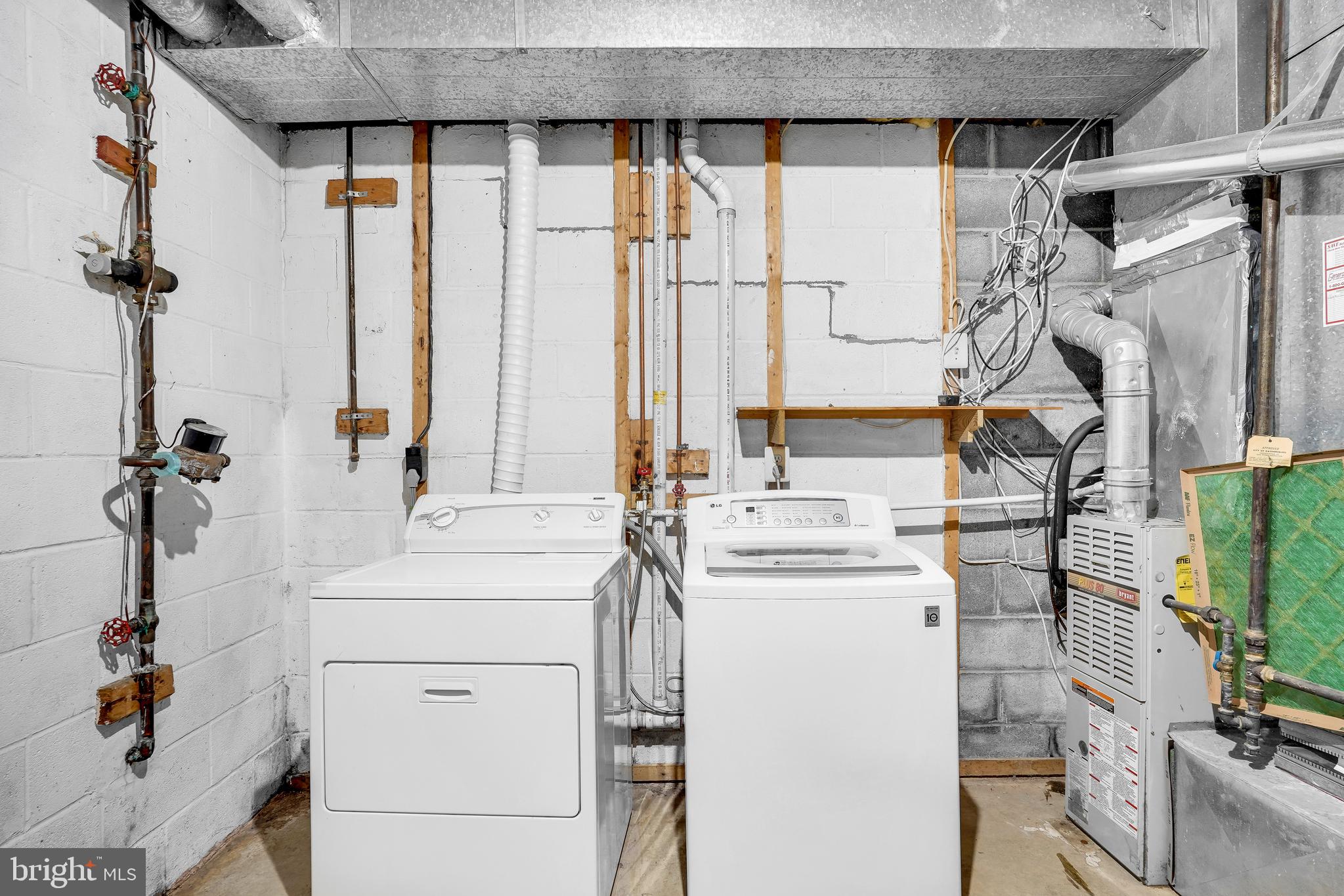 MONTGOMERY VILLAGE - Residential