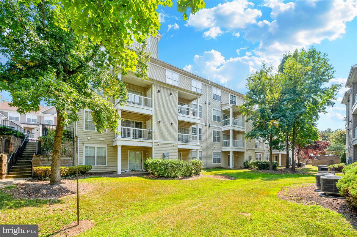 HAMPSHIRE HALL CONDO - Residential