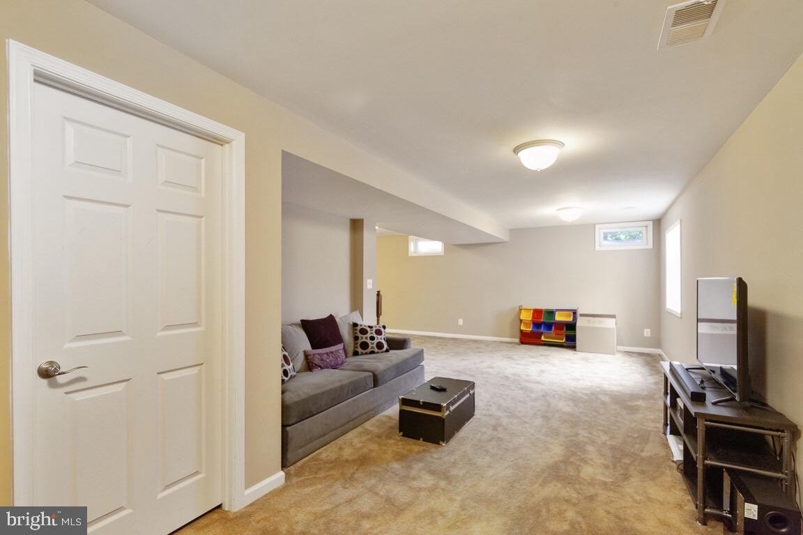 PORT POTOMAC - Residential Lease