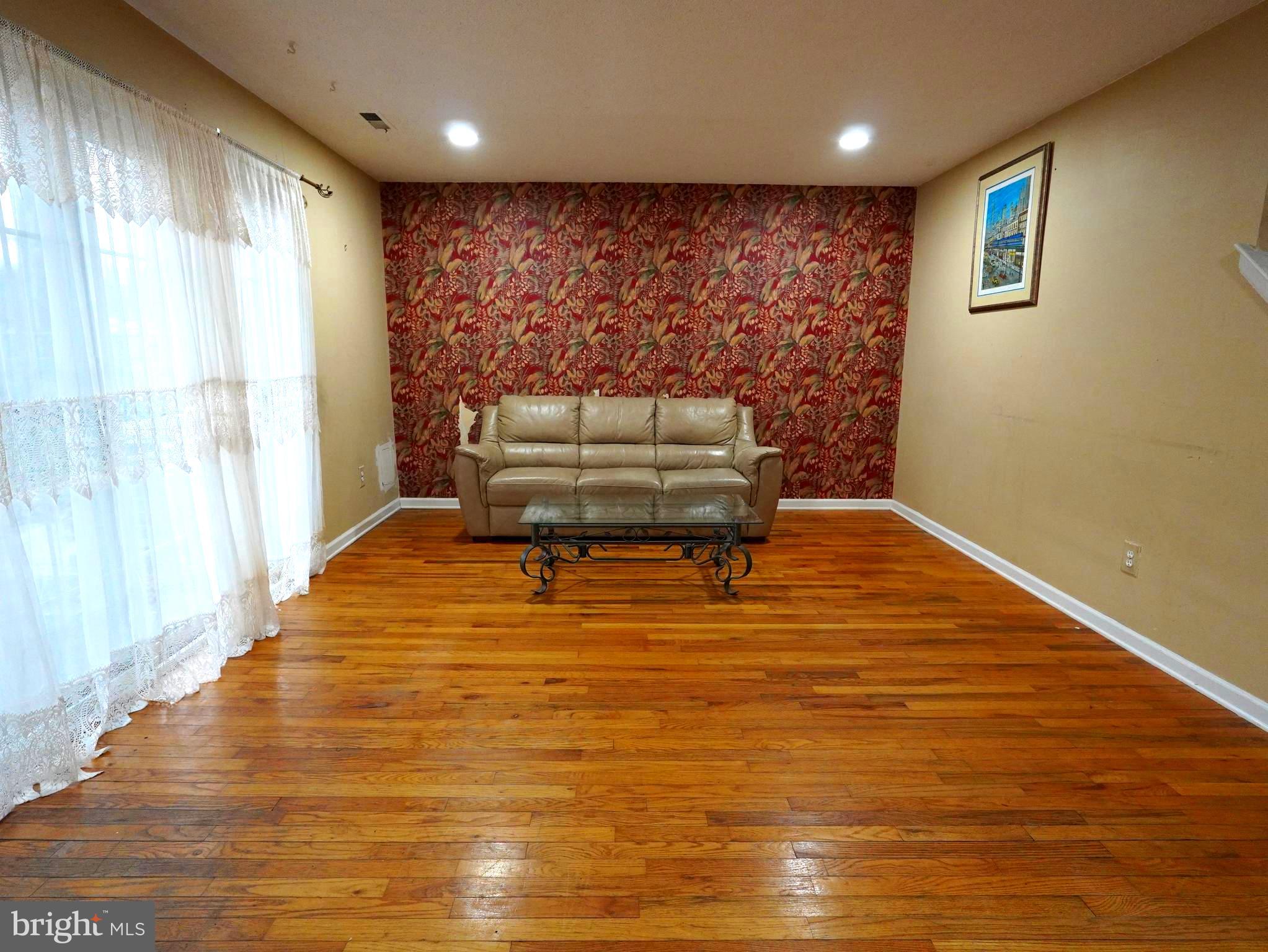 HOLLYBROOKE - Residential