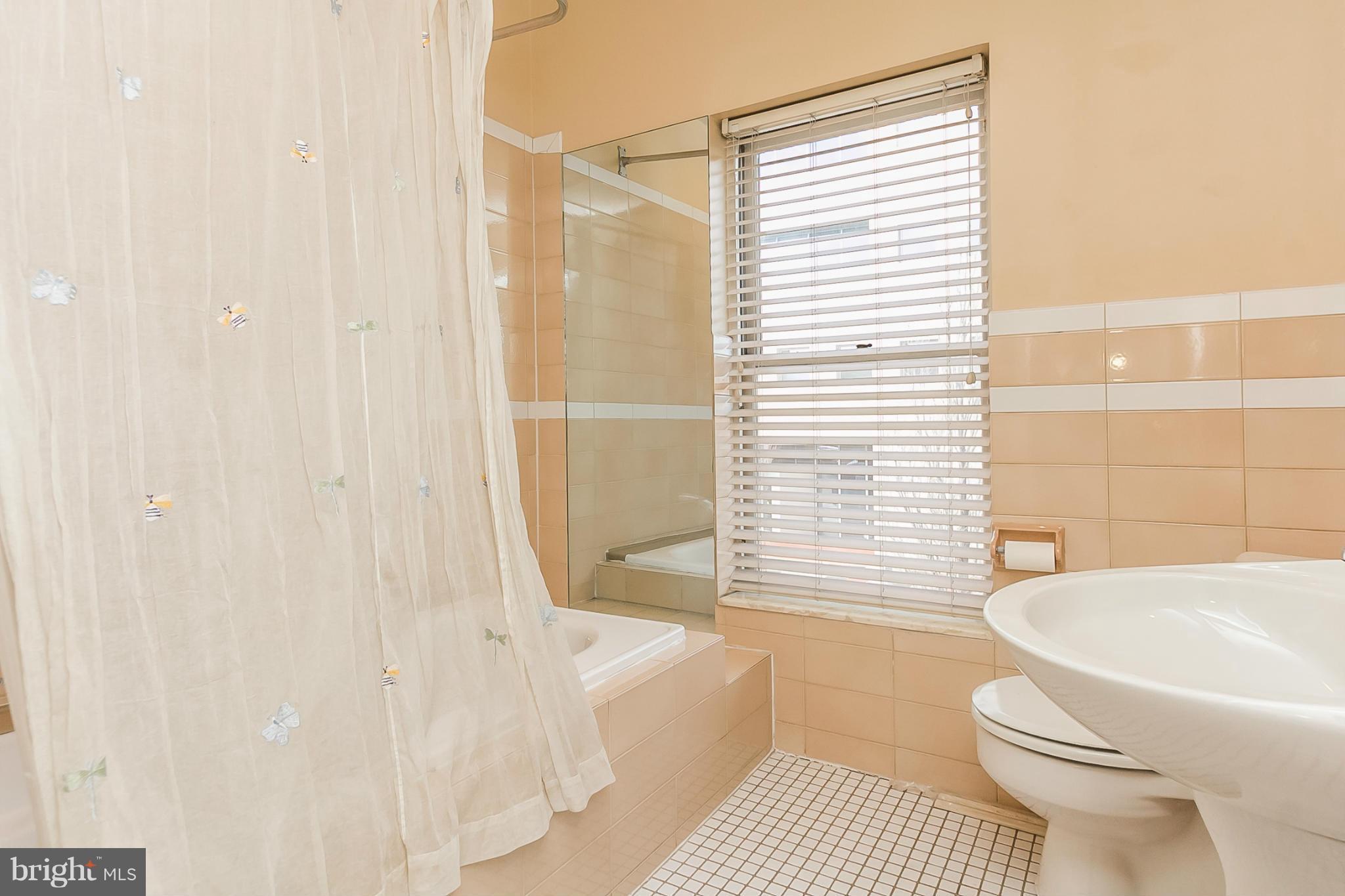 FEDERAL HILL HISTORIC DISTRICT - Residential Lease