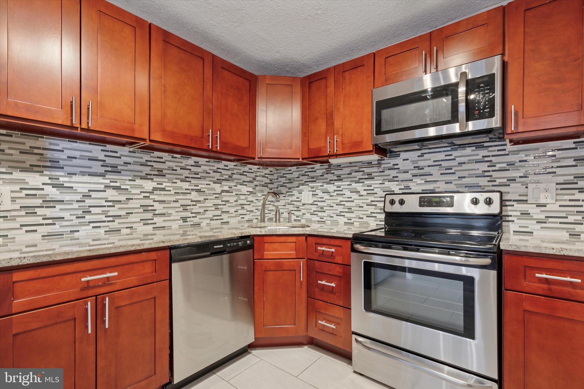 666 W GERMANTOWN PIKE 1808