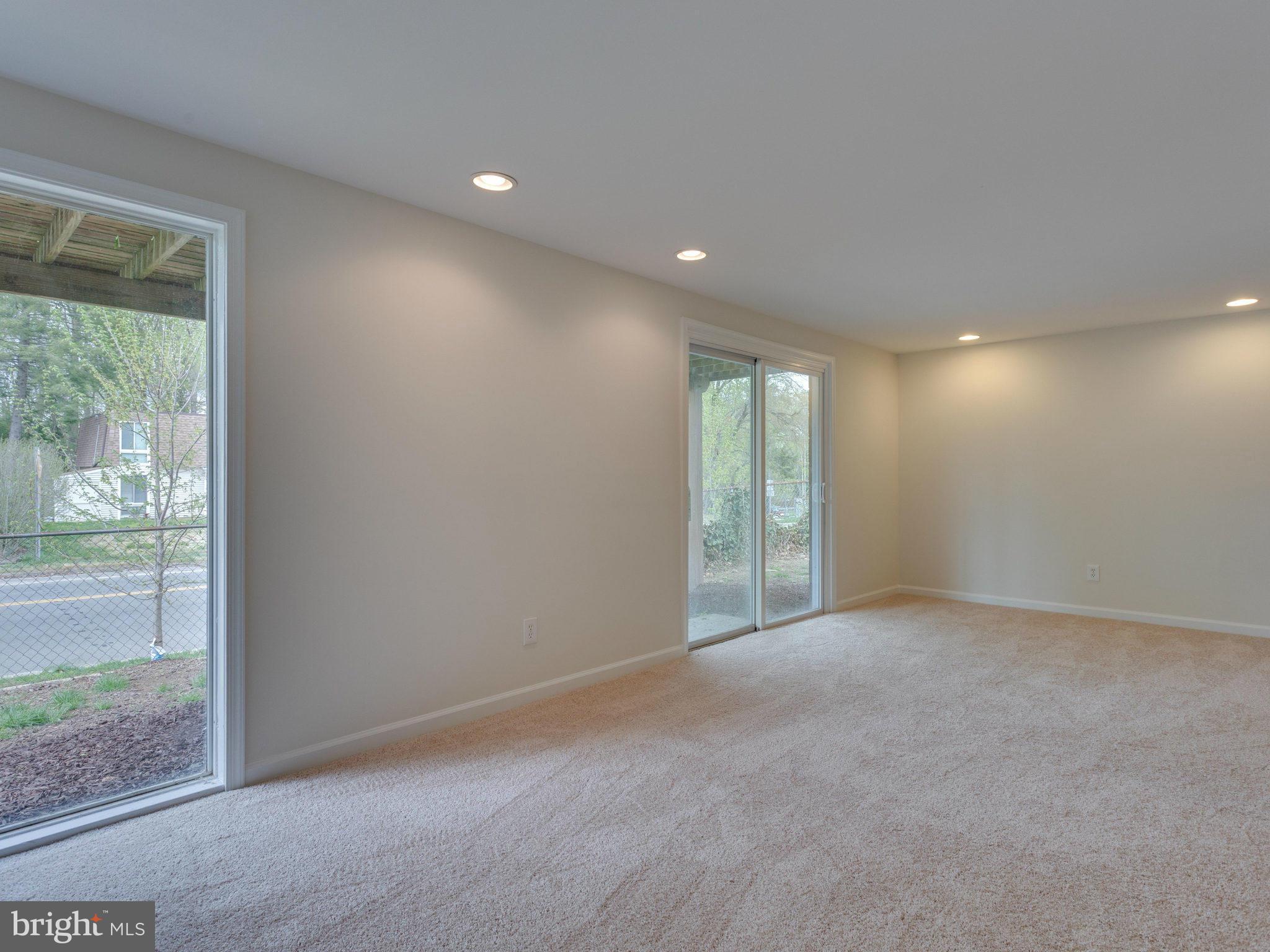 LAKE RIDGE - Residential