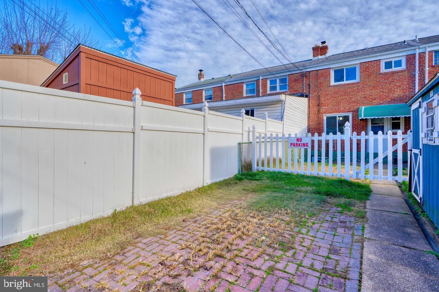 STANBROOK - Residential Lease