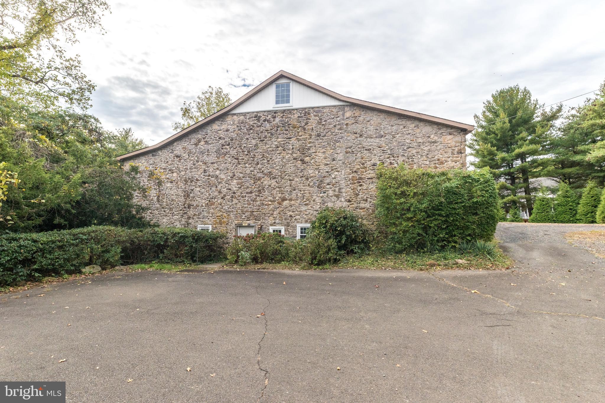 MAPLE GLEN - Residential