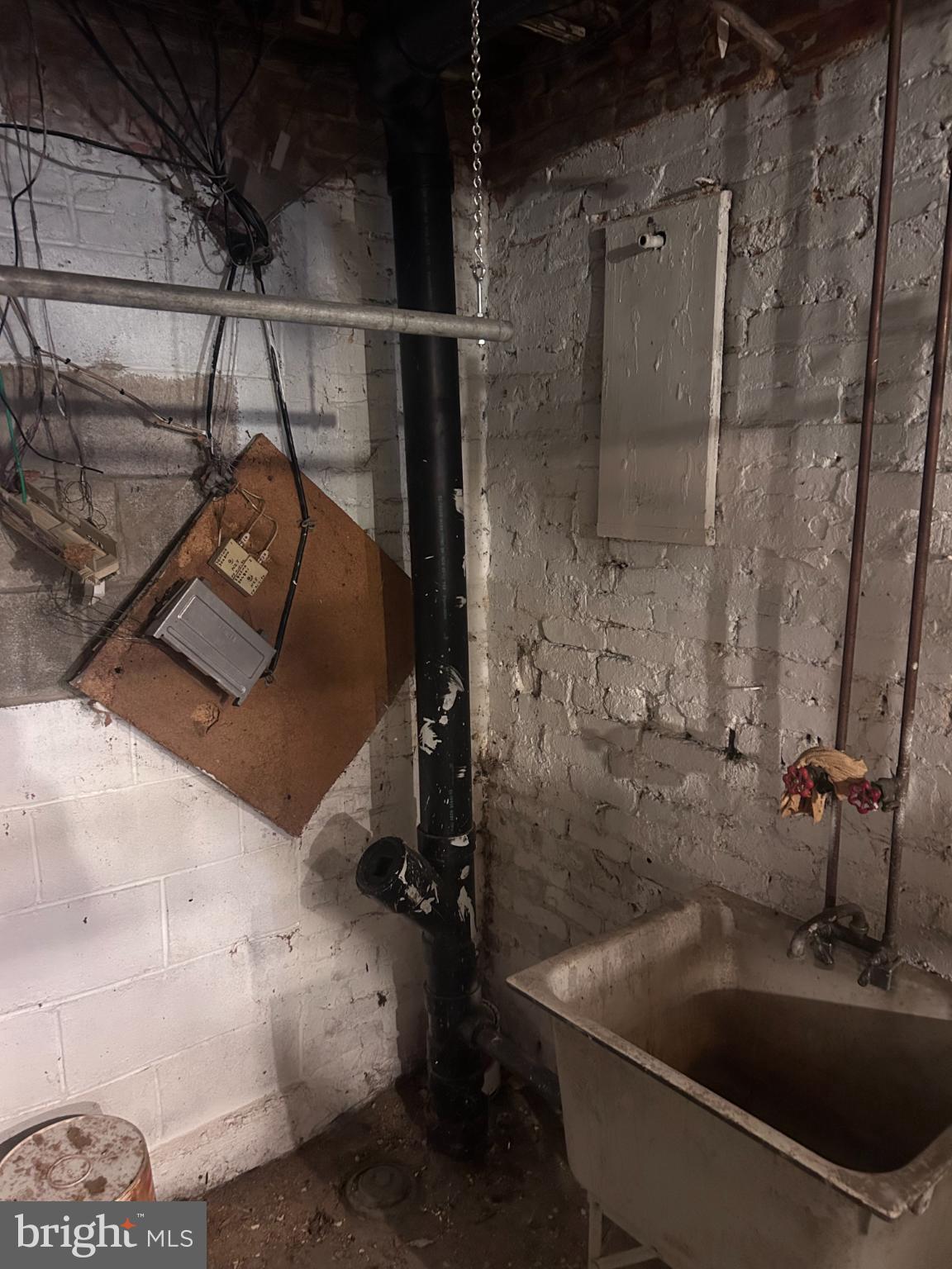 WEST BALTIMORE - Residential