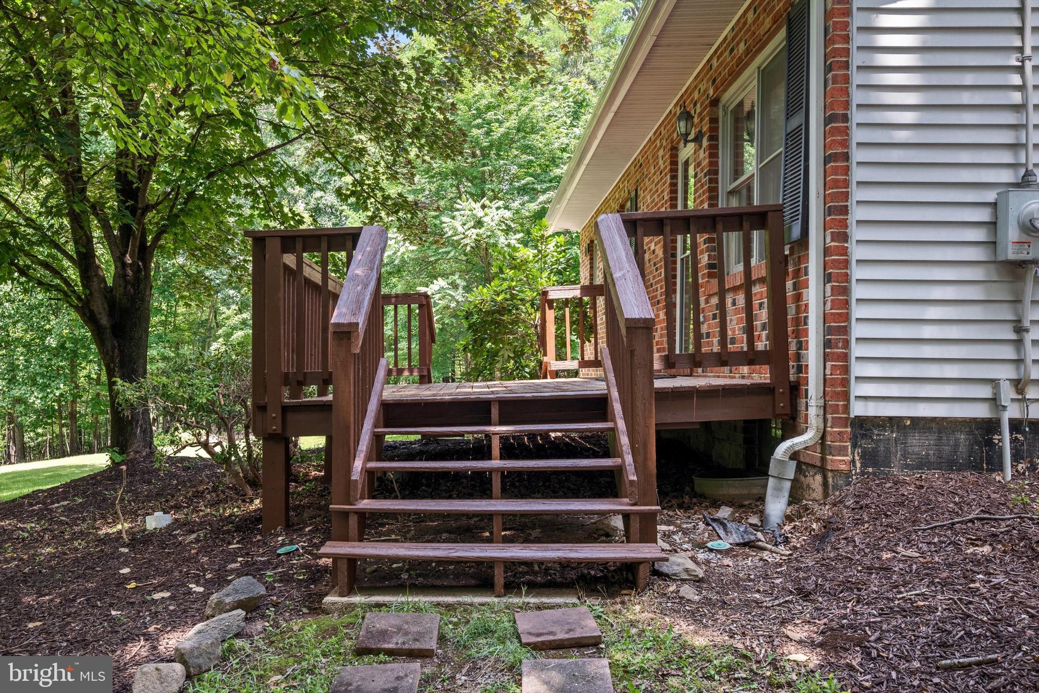119 LAKEVIEW LANE