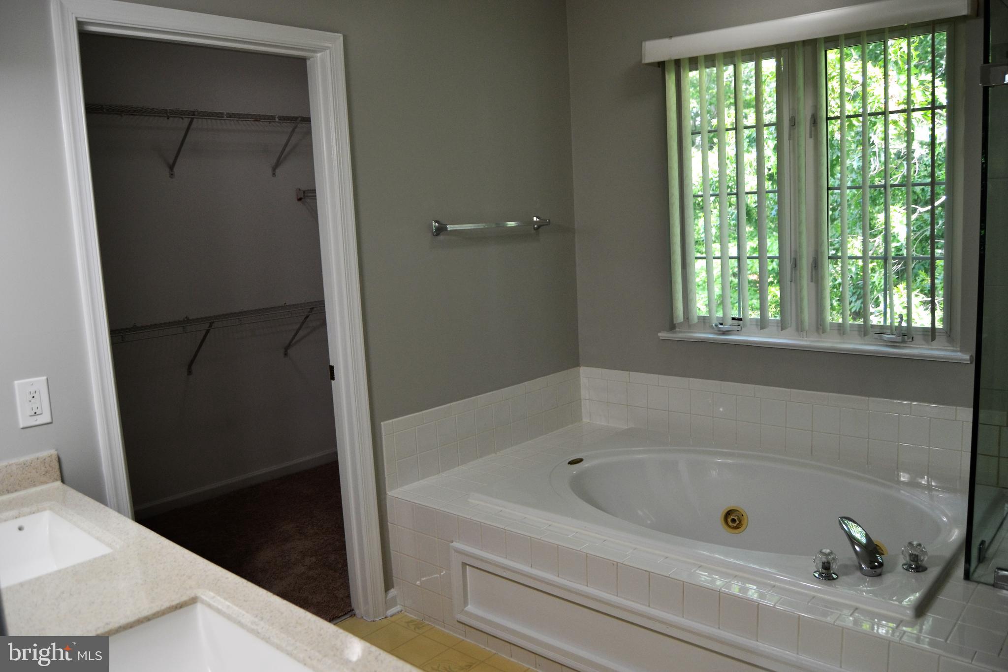 FOREST RIDGE - Residential Lease