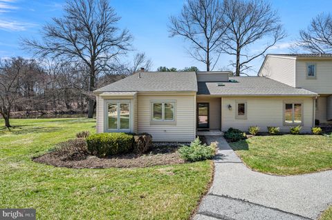 Townhouse For Sale - 6 Hersheys Drive<br/> WEST CHESTER, PA 19380