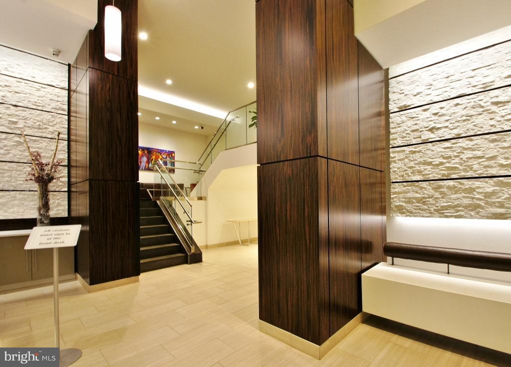 ACADEMY HOUSE - Residential