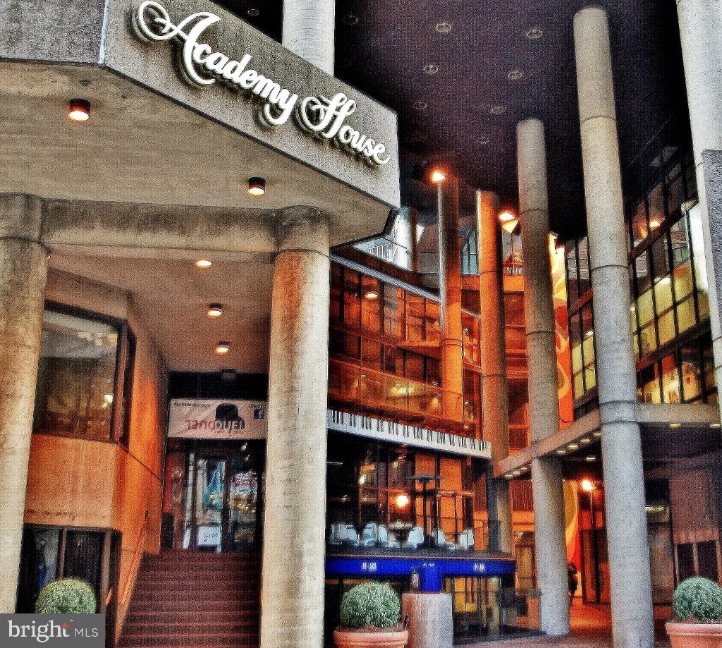 ACADEMY HOUSE - Residential