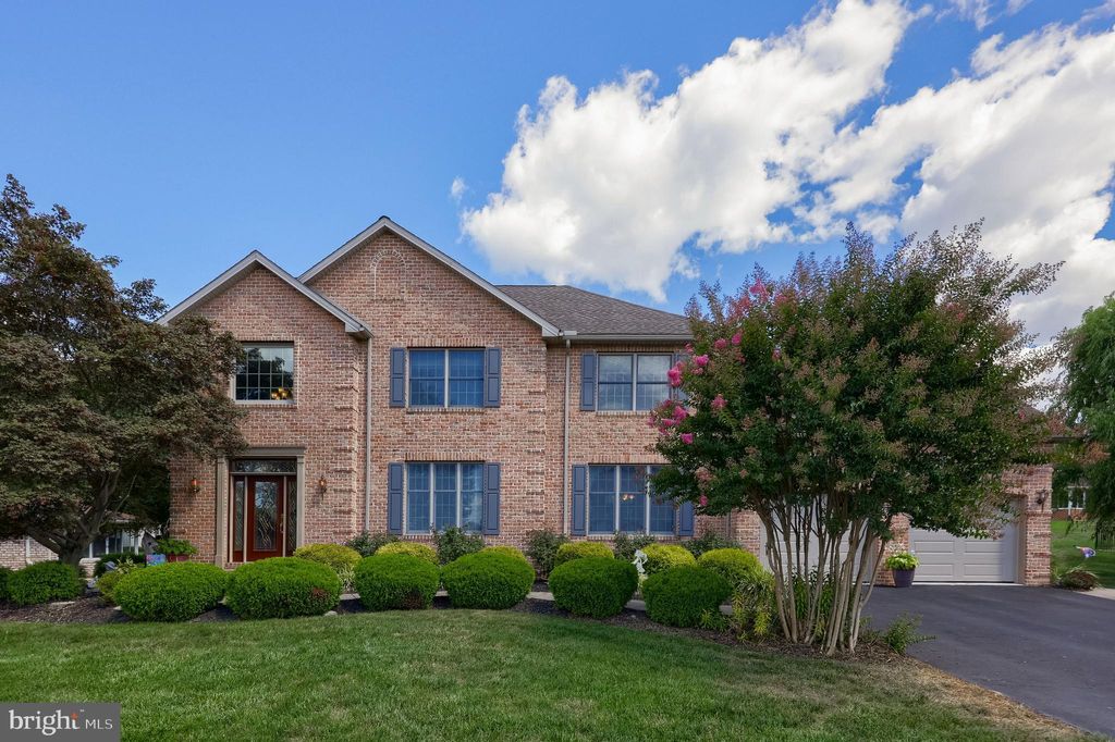 Photo of 2611 Oberlin Drive, YORK, PA 17404 (MLS # PAYK2088598)