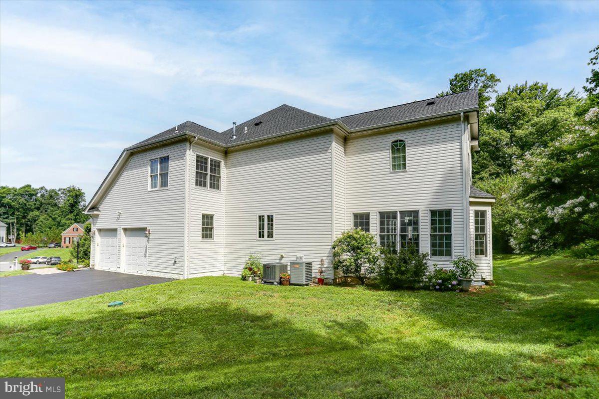 8906 LAUREL OVERLOOK DRIVE