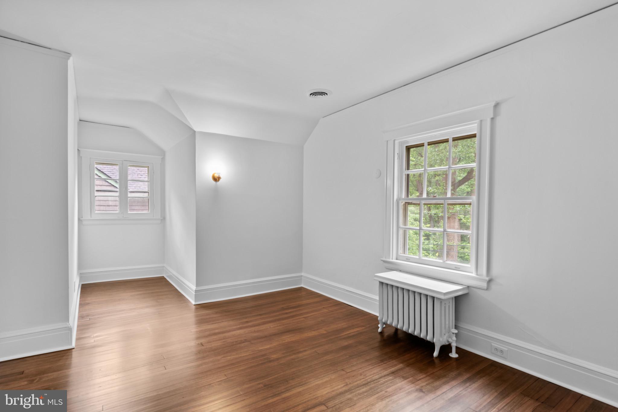ROLAND PARK - Residential