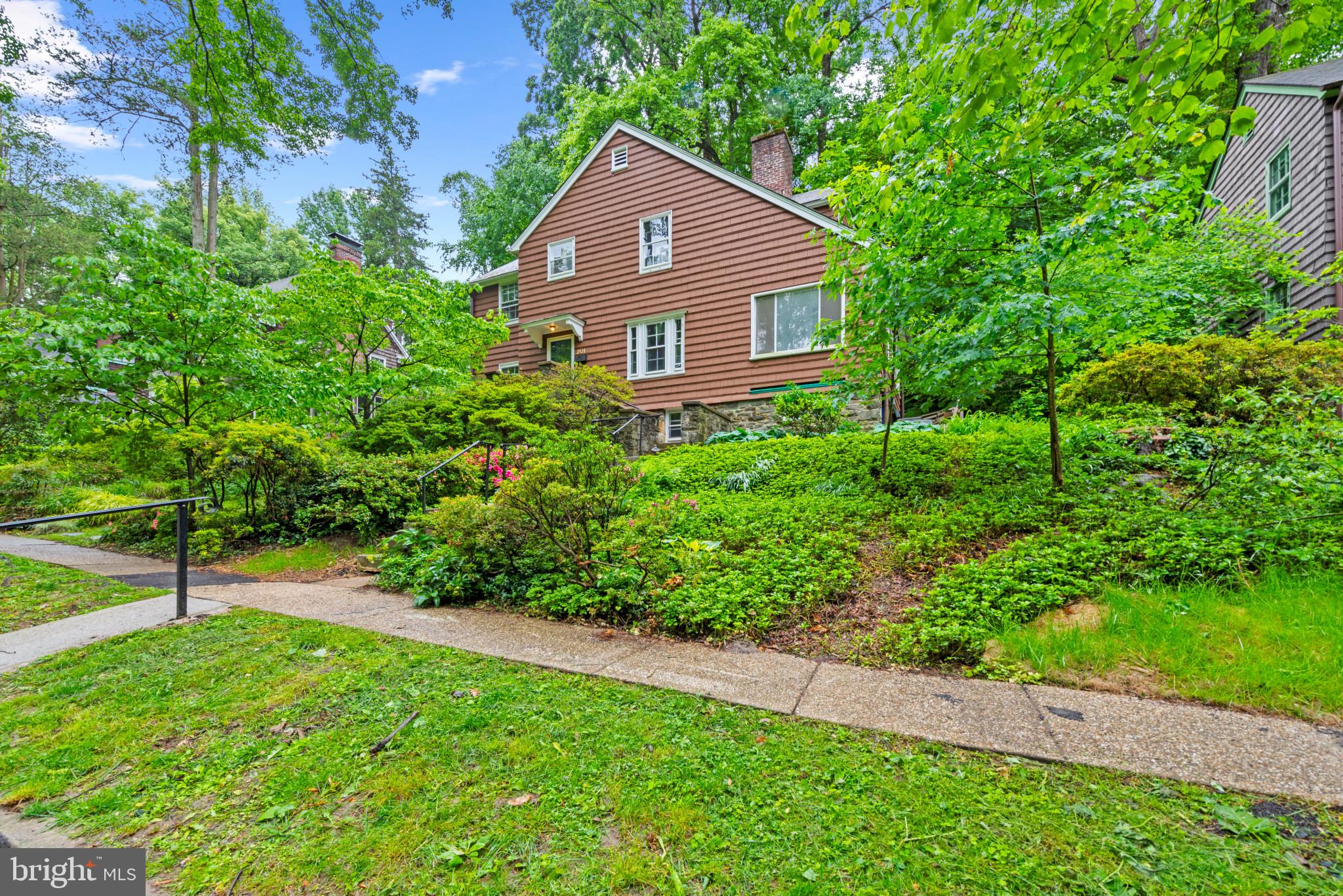 ROLAND PARK - Residential